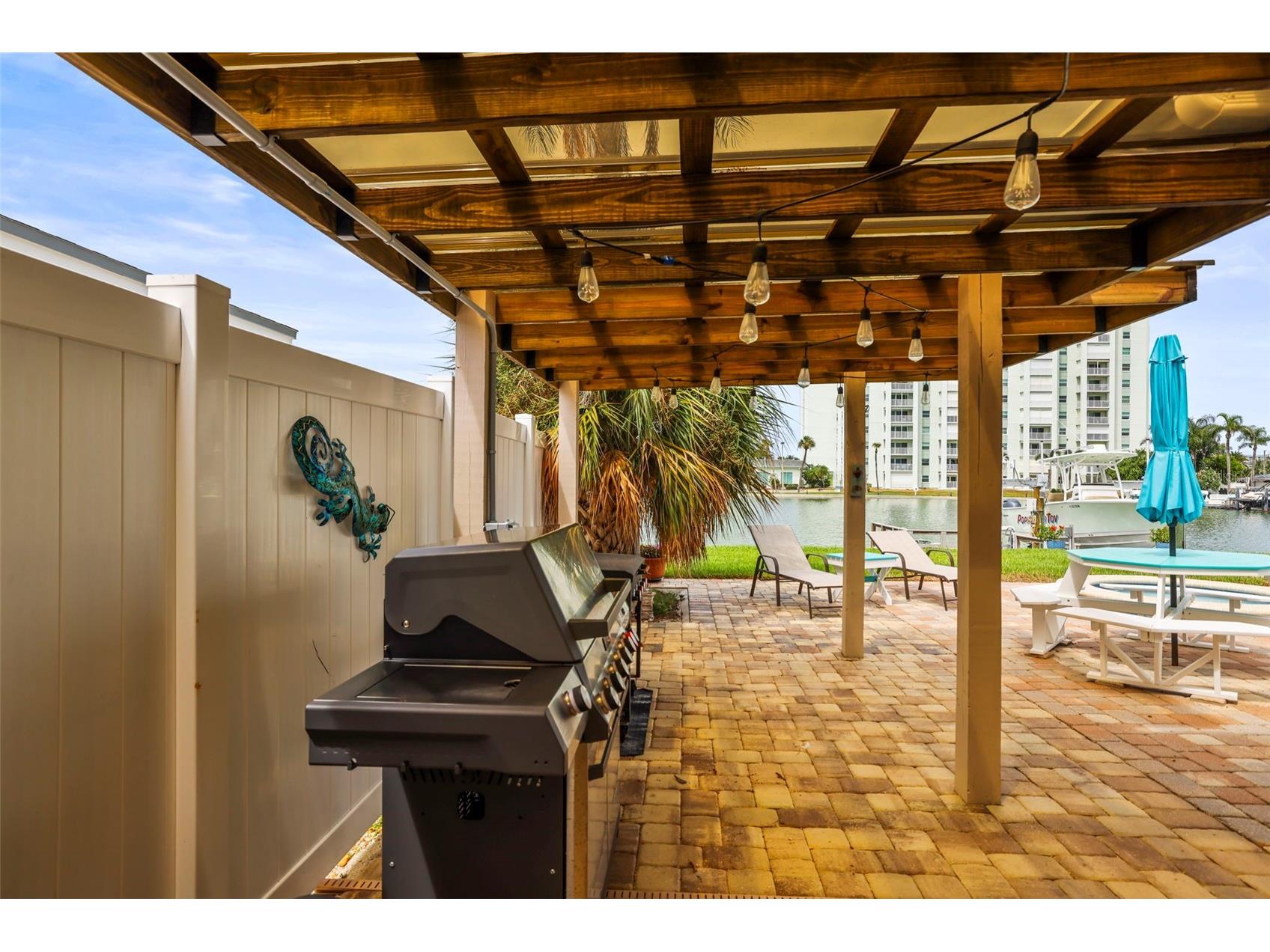 6360 2nd Palm Point Saint Petersburg FL 33706 TB8532094 image51