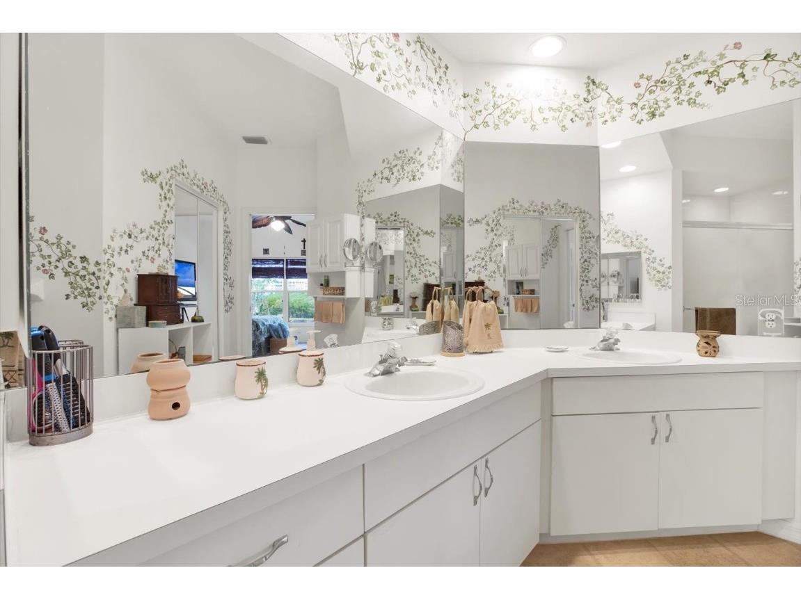 6363 99th Way N #12A Seminole FL 33708 TB8338196 image12