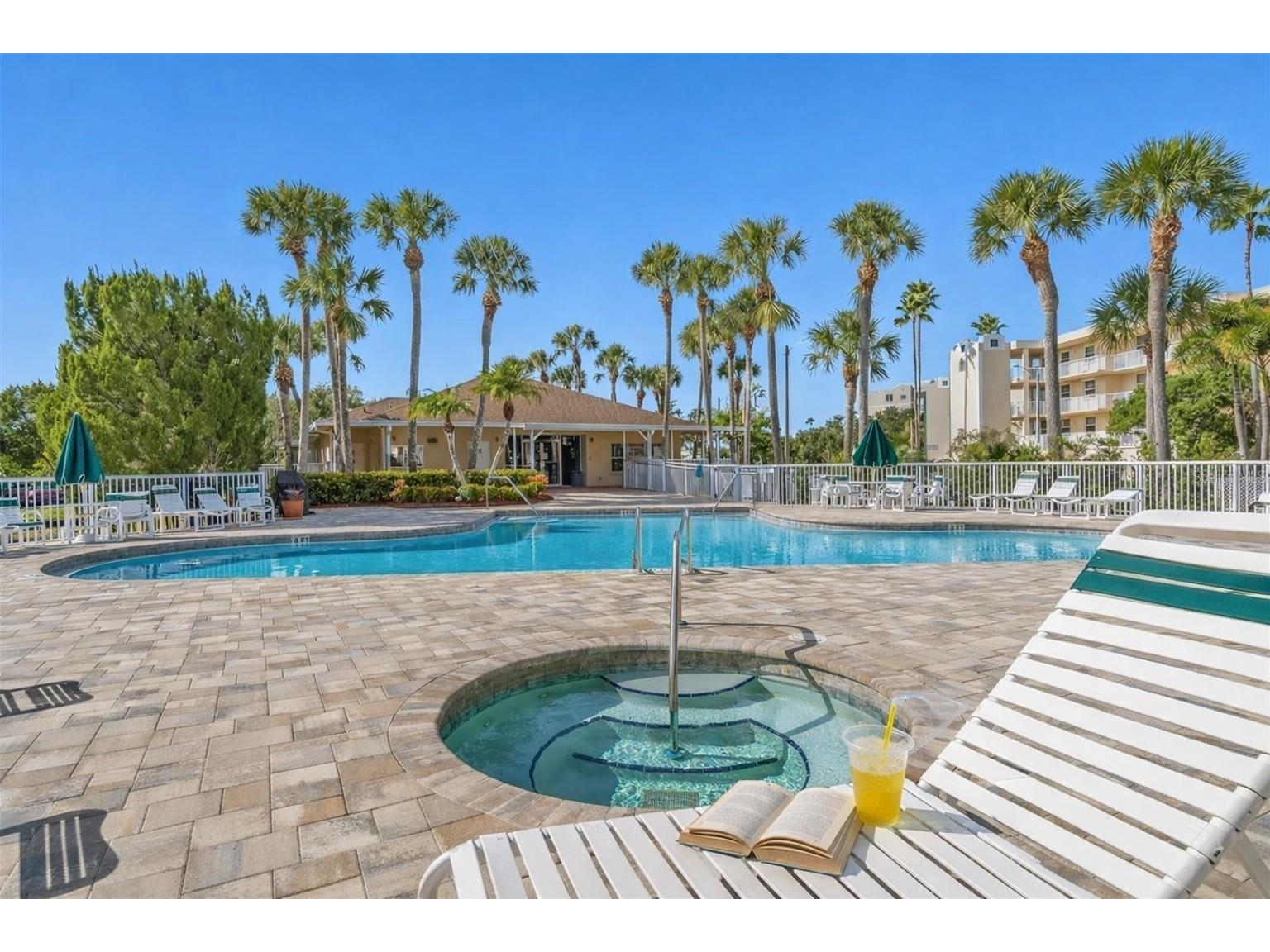 6363 99th Way N #12I Saint Petersburg FL 33708 - SNOWY EGRET LAKE TB8465915 image26
