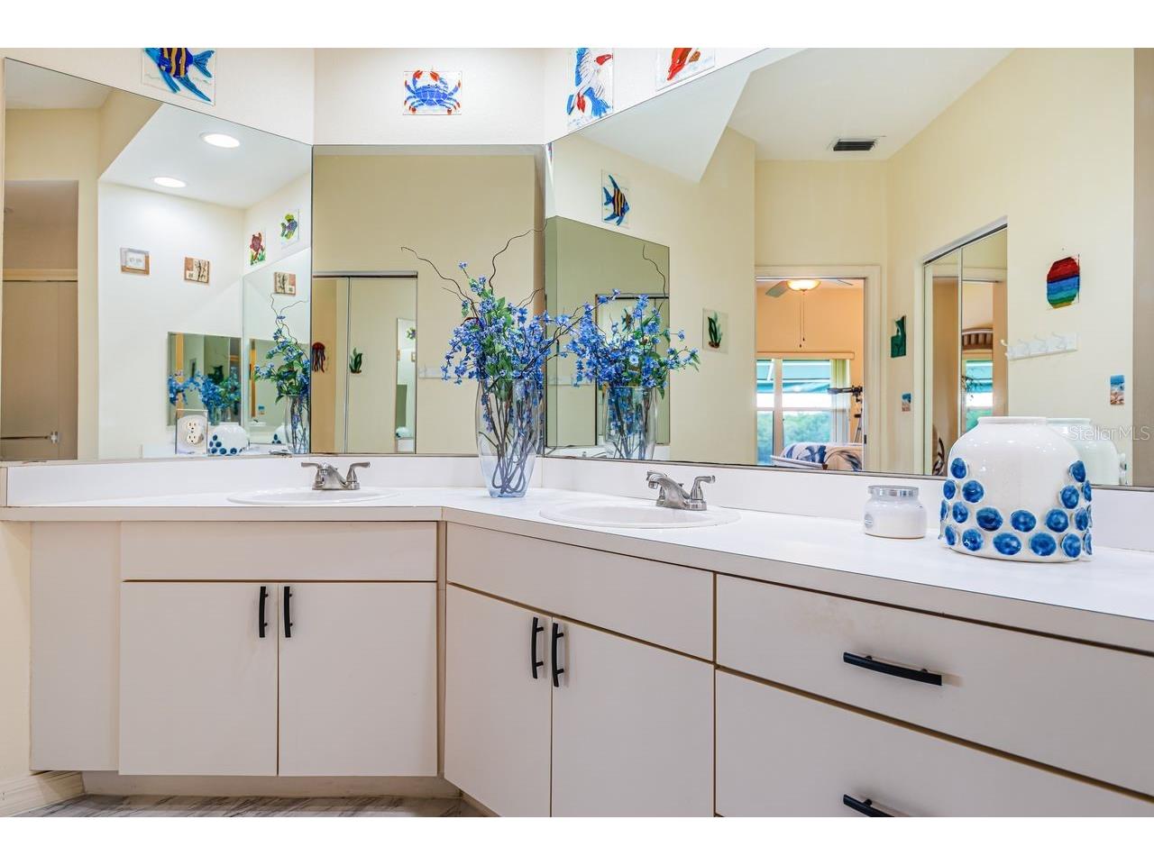 6363 99th Way N #12I Saint Petersburg FL 33708 - SNOWY EGRET LAKE TB8465915 image29