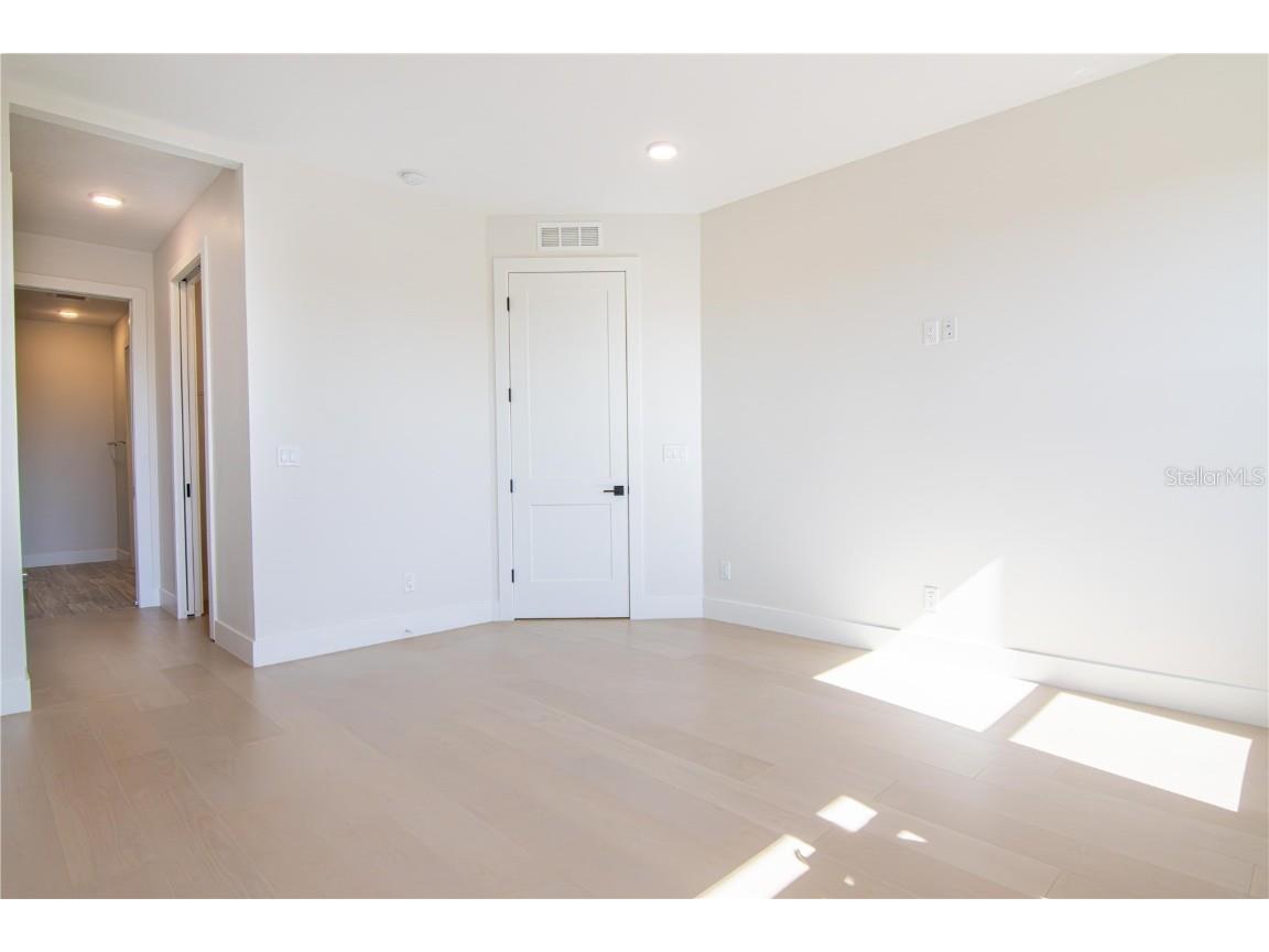 6365 1st Avenue S Saint Petersburg FL 33707 TB8453938 image30