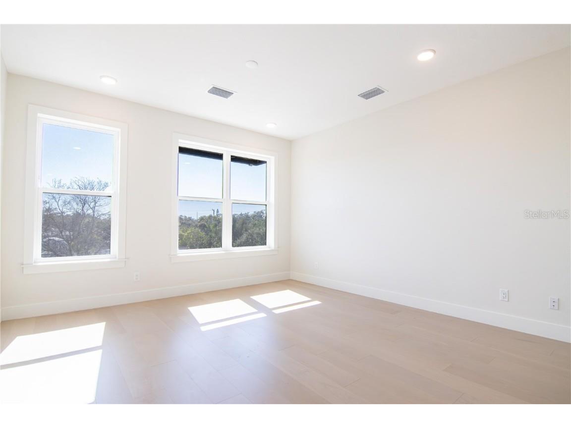 6365 1st Avenue S Saint Petersburg FL 33707 TB8453938 image9