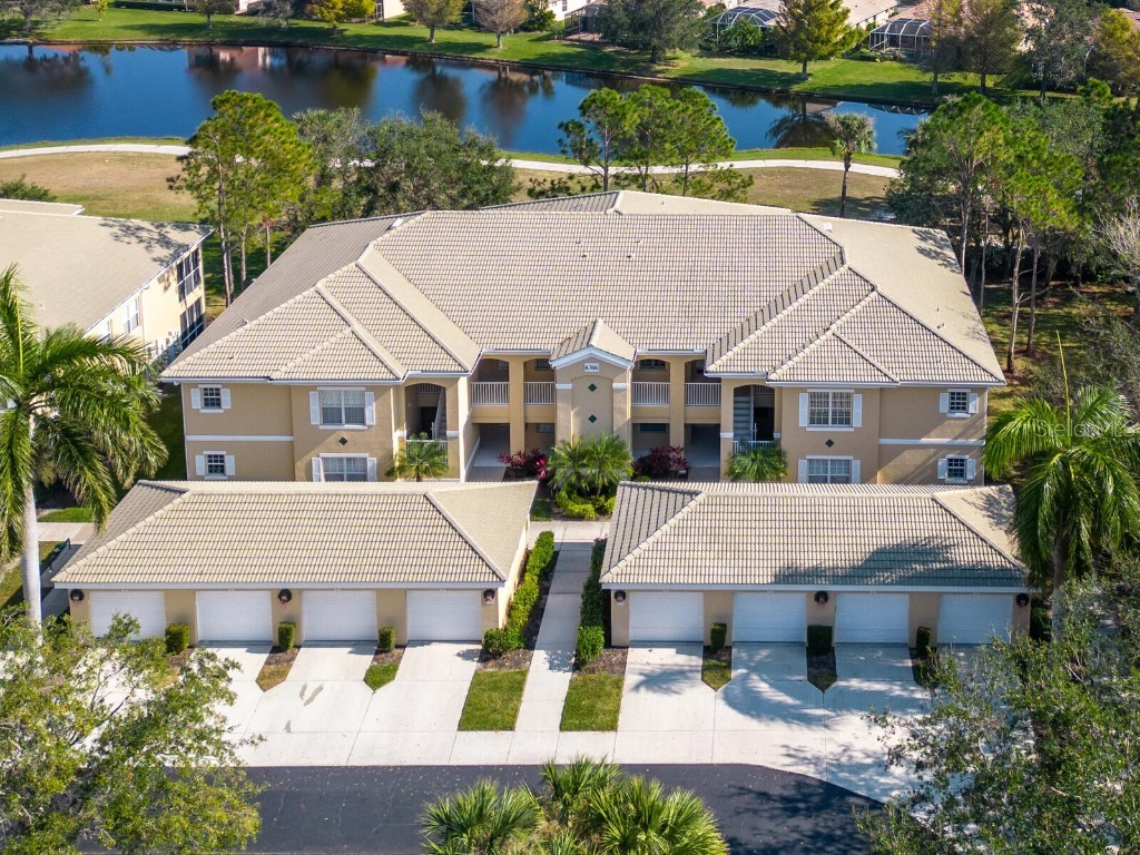 6366 Grand Oak Circle #203 Bradenton FL 34203 A4555089 image1