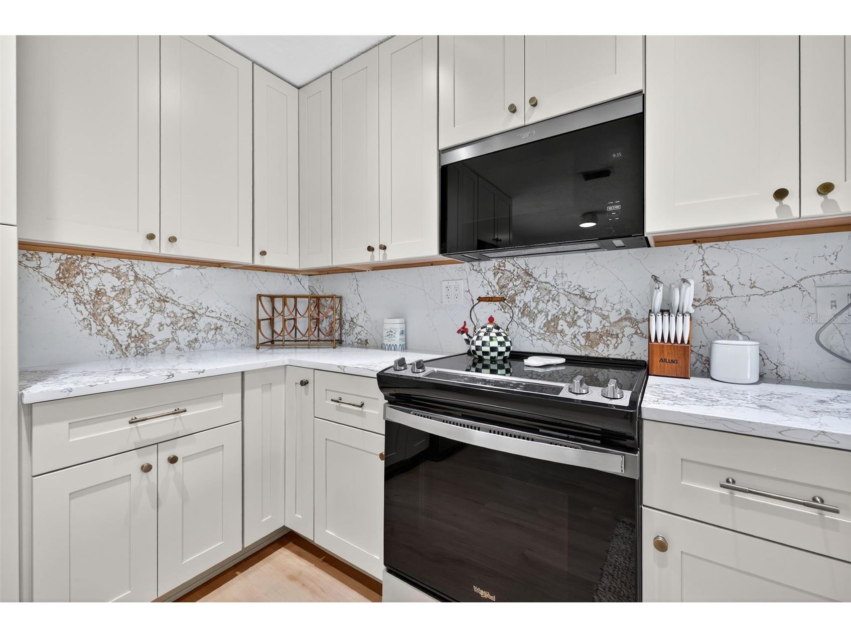 637 41st Avenue NE Saint Petersburg FL 33703 TB8494773 image12