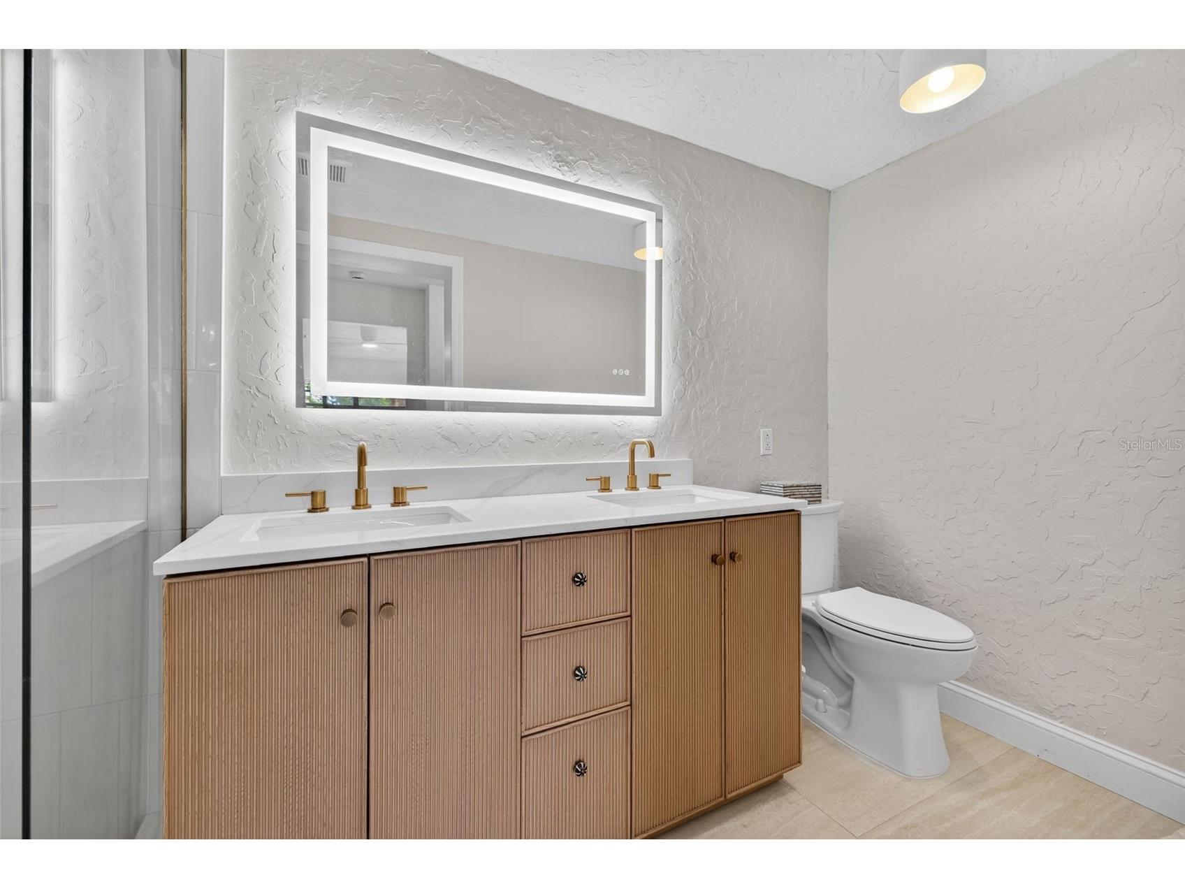 637 41st Avenue NE Saint Petersburg FL 33703 TB8494773 image18