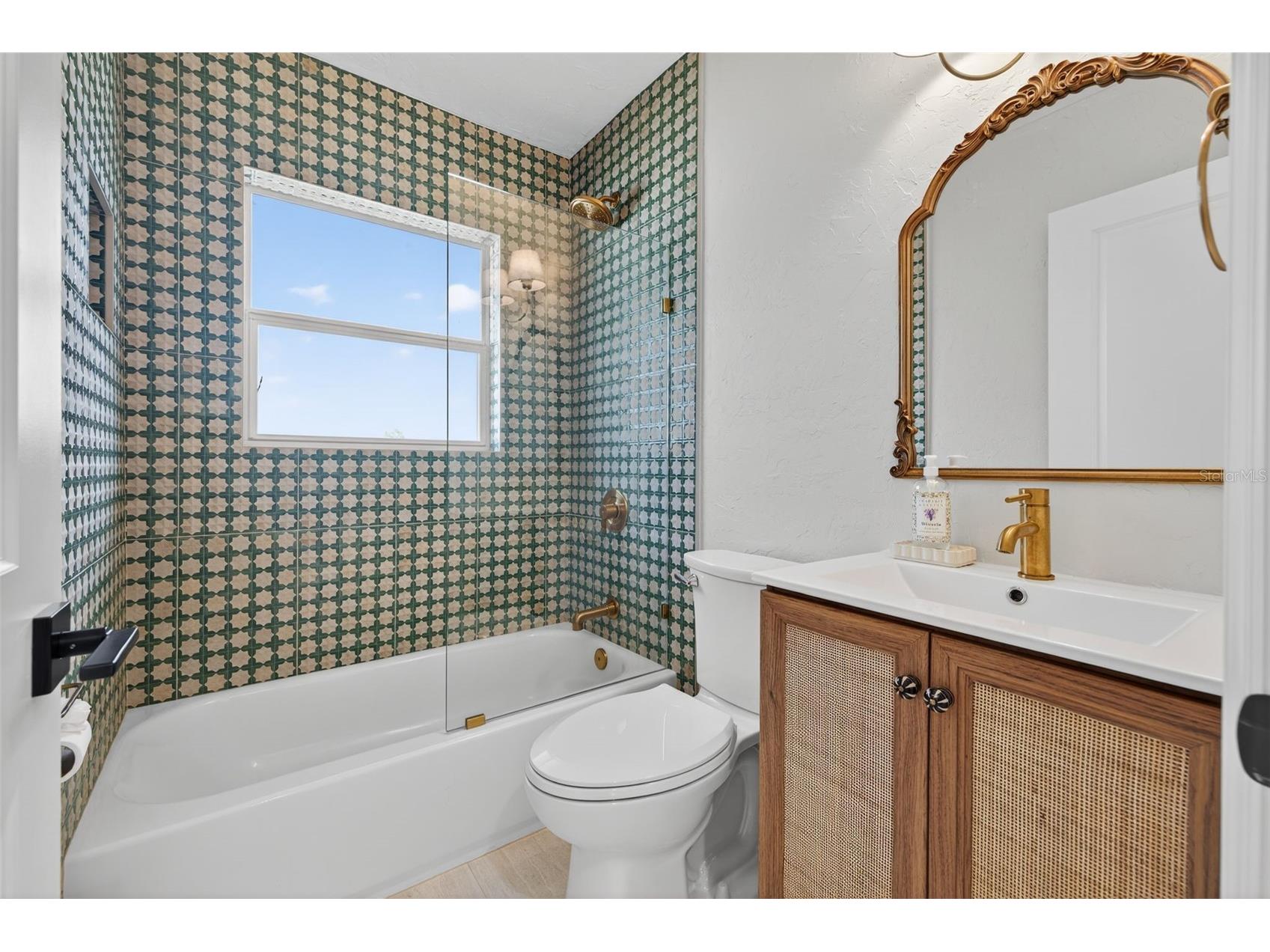 637 41st Avenue NE Saint Petersburg FL 33703 TB8494773 image22