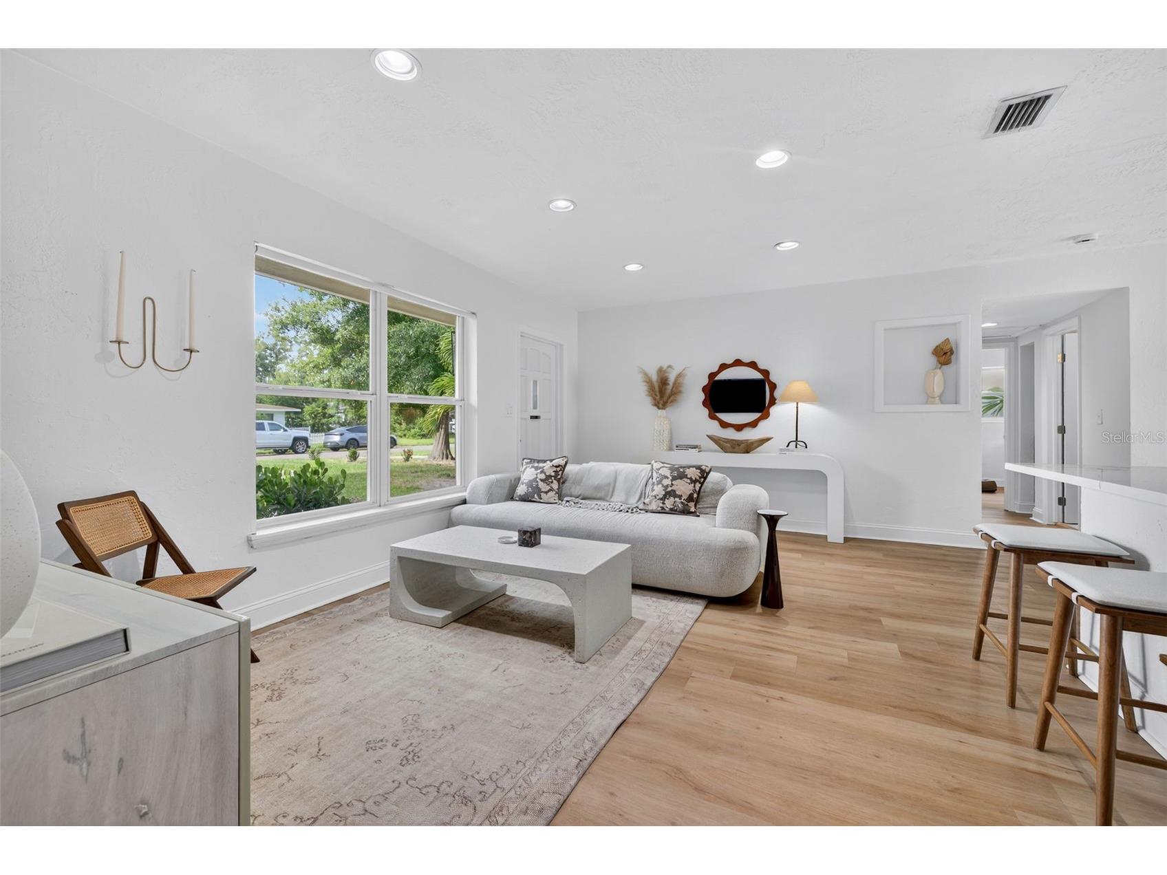 637 41st Avenue NE Saint Petersburg FL 33703 TB8494773 image4