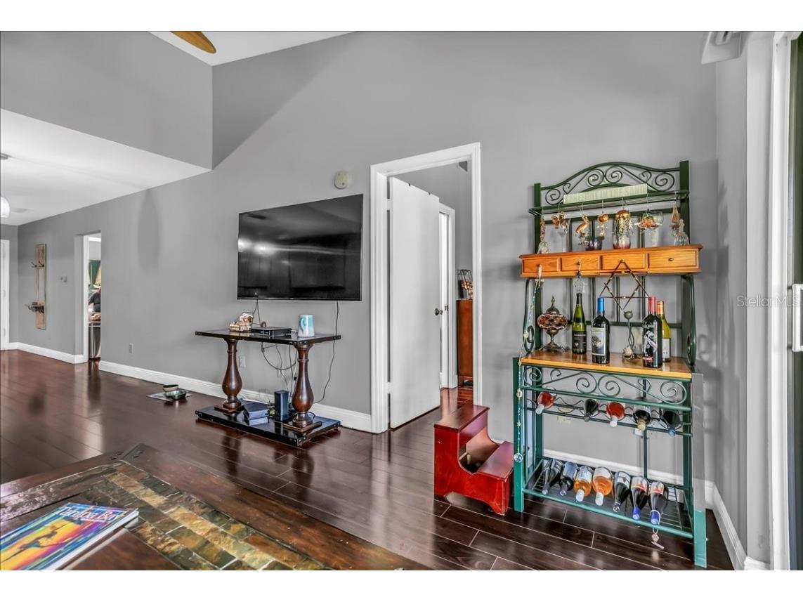 637 Drake Lane N Dunedin FL 34698 TB8446539 image13