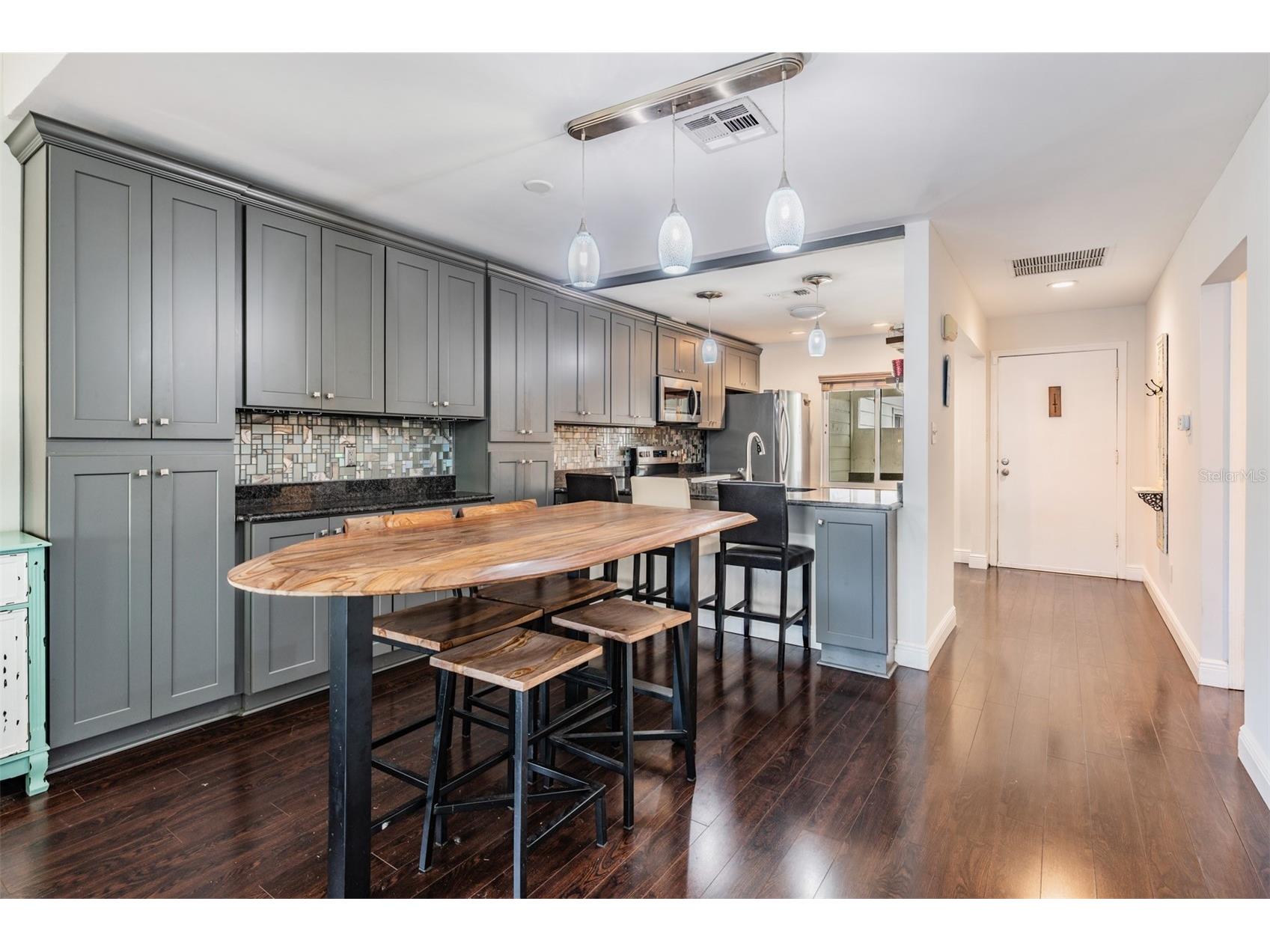 637 Drake Lane N Dunedin FL 34698 TB8492226 image3