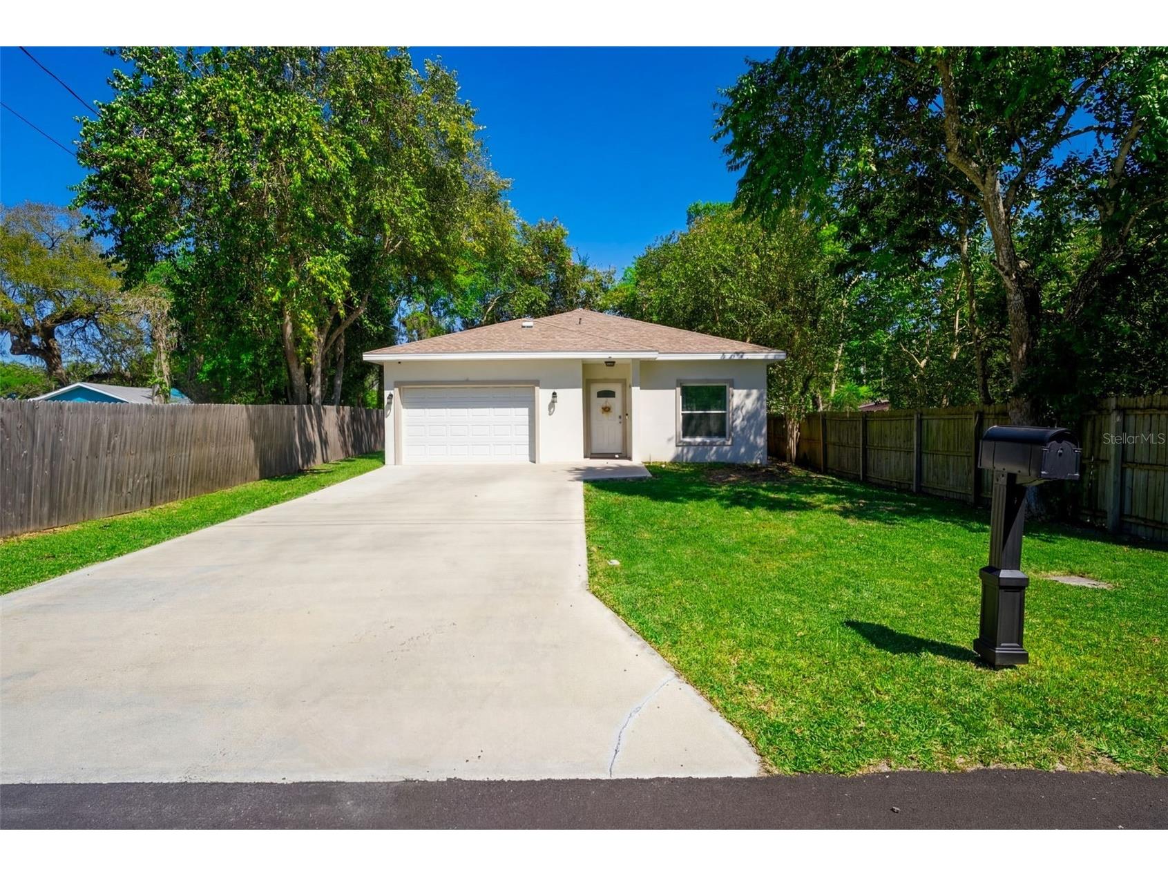 637 Holmes Avenue Daytona Beach FL 32114 V4947994 image1