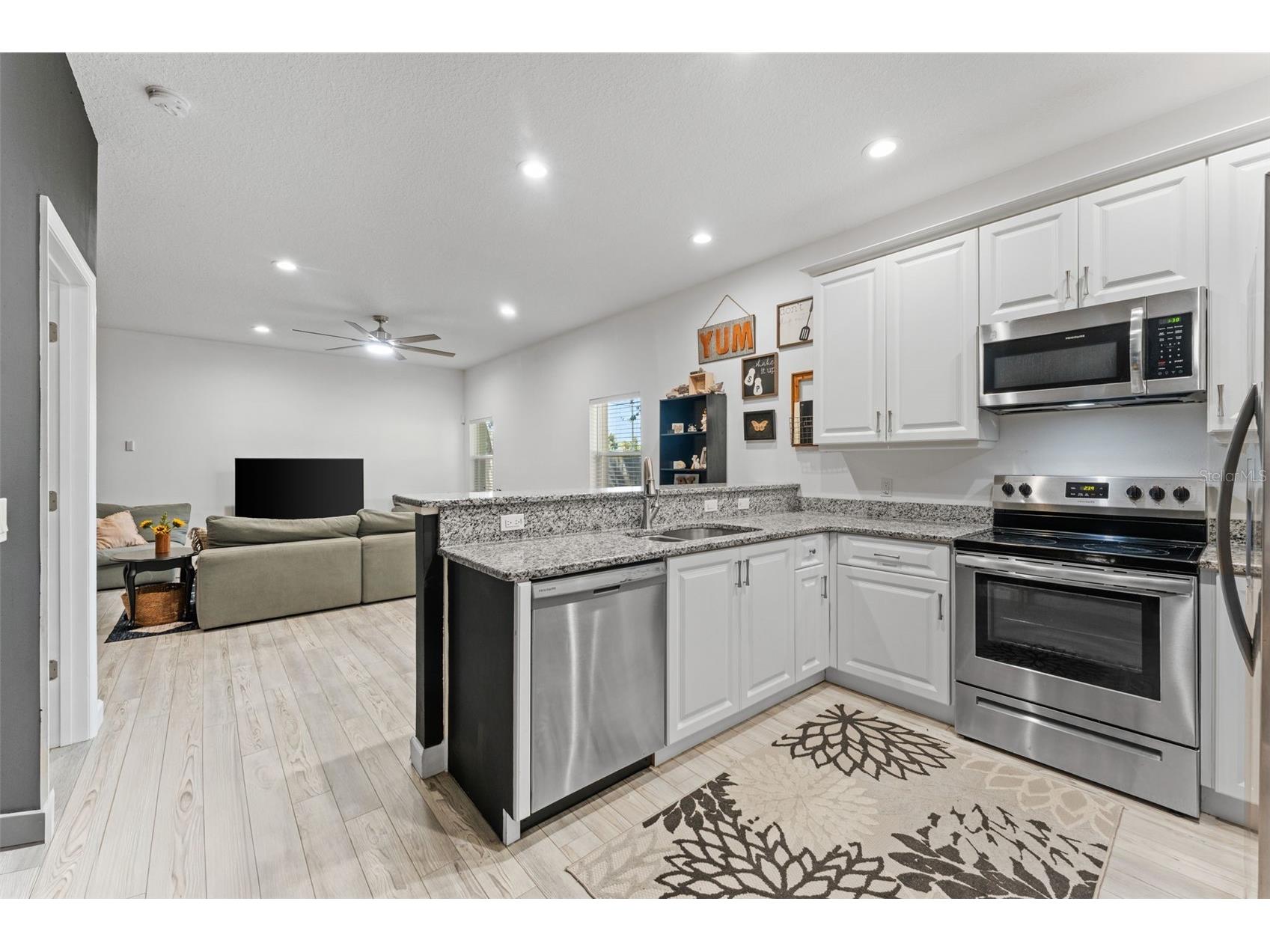 637 Holmes Avenue Daytona Beach FL 32114 V4947994 image12