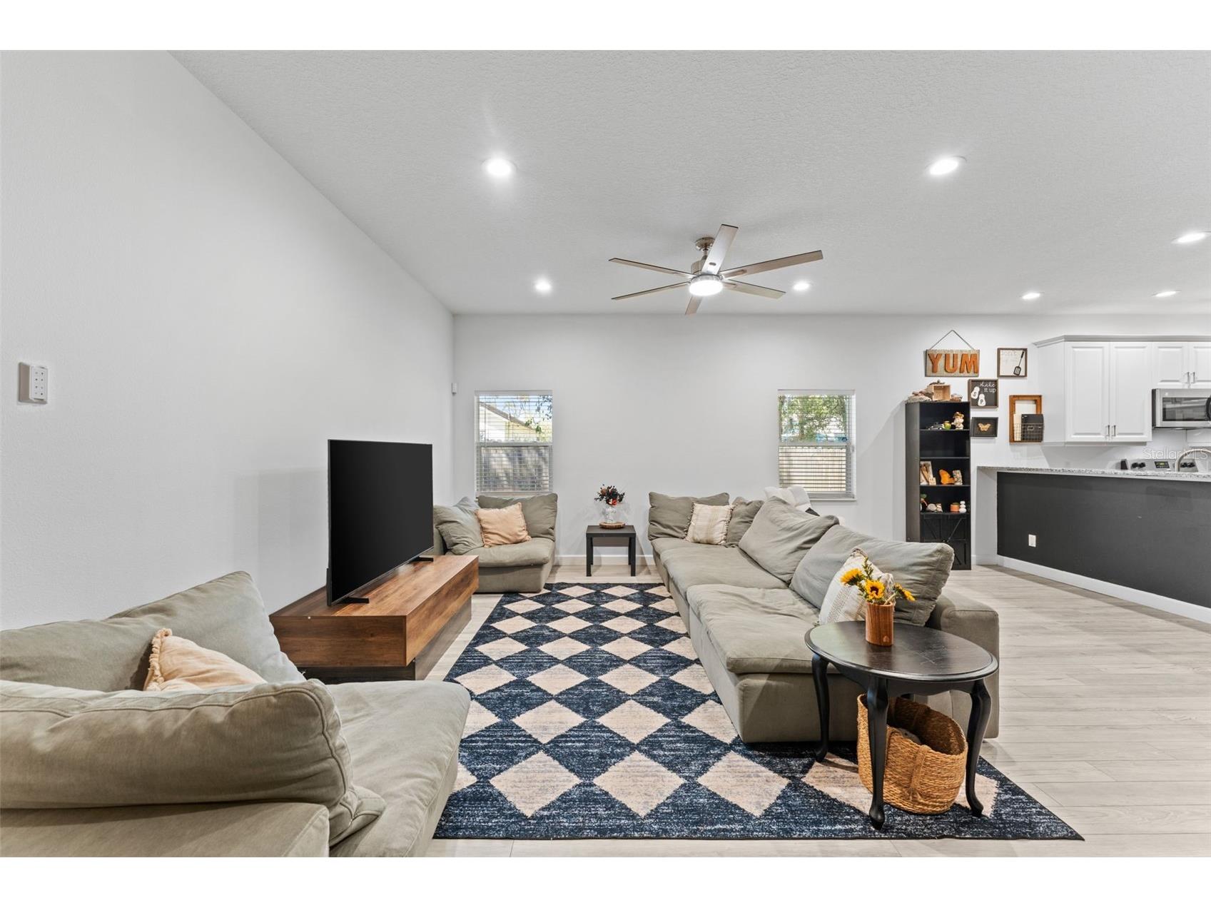637 Holmes Avenue Daytona Beach FL 32114 V4947994 image8