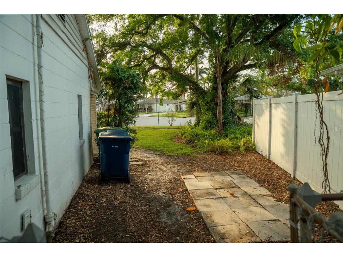 637 Jamaica Avenue Tampa FL 33606 TB8322800 image10