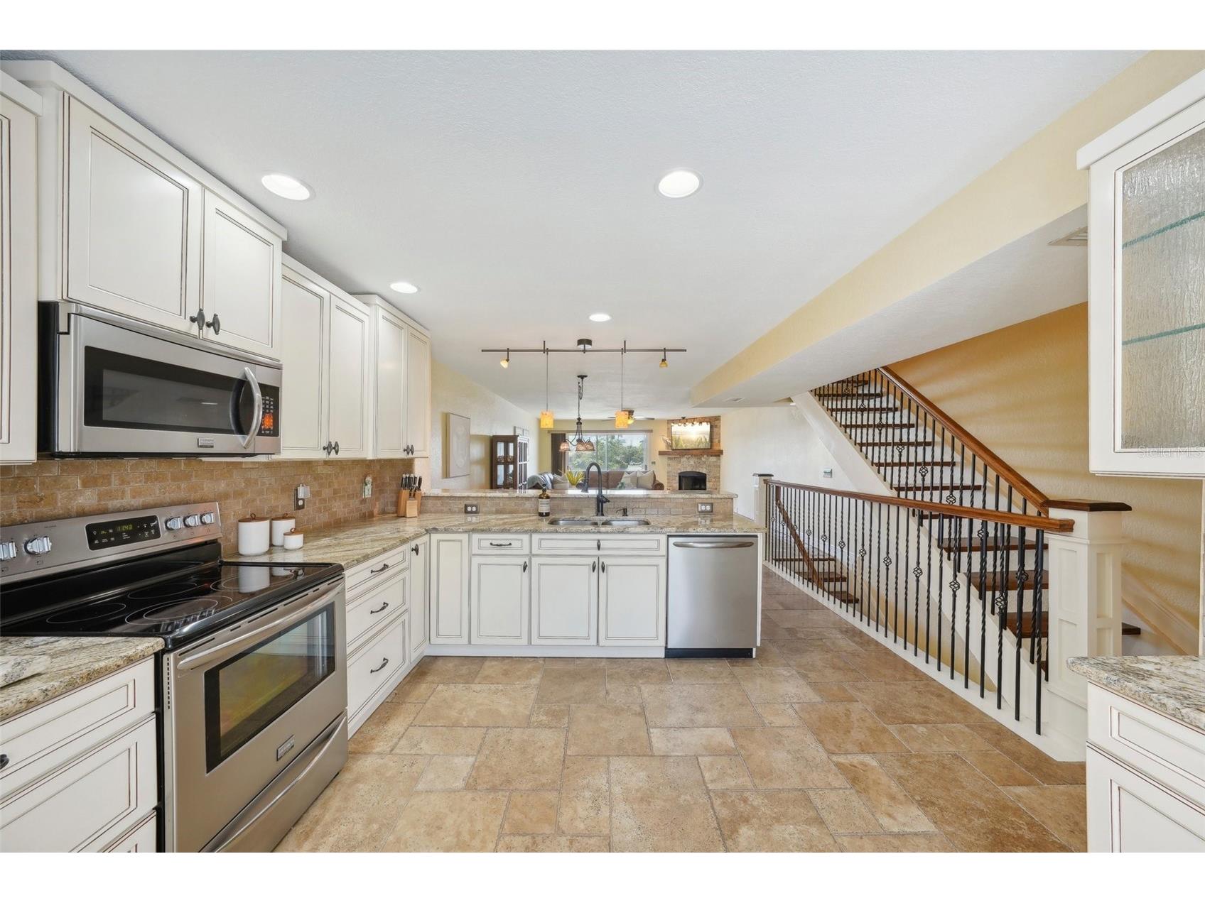 637 Pinellas Bayway #105 Tierra Verde FL 33715 TB8503537 image13