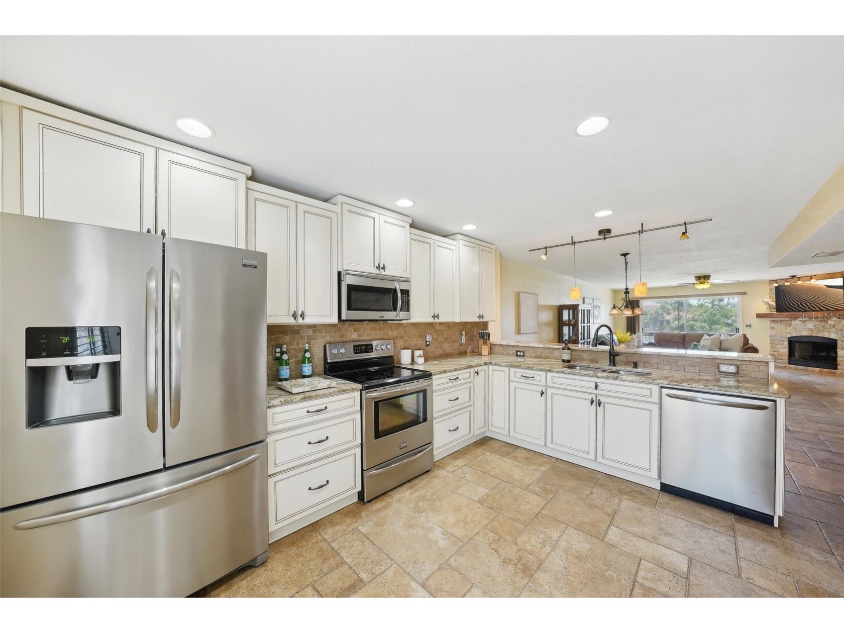 637 Pinellas Bayway #105 Tierra Verde FL 33715 TB8517475 image20