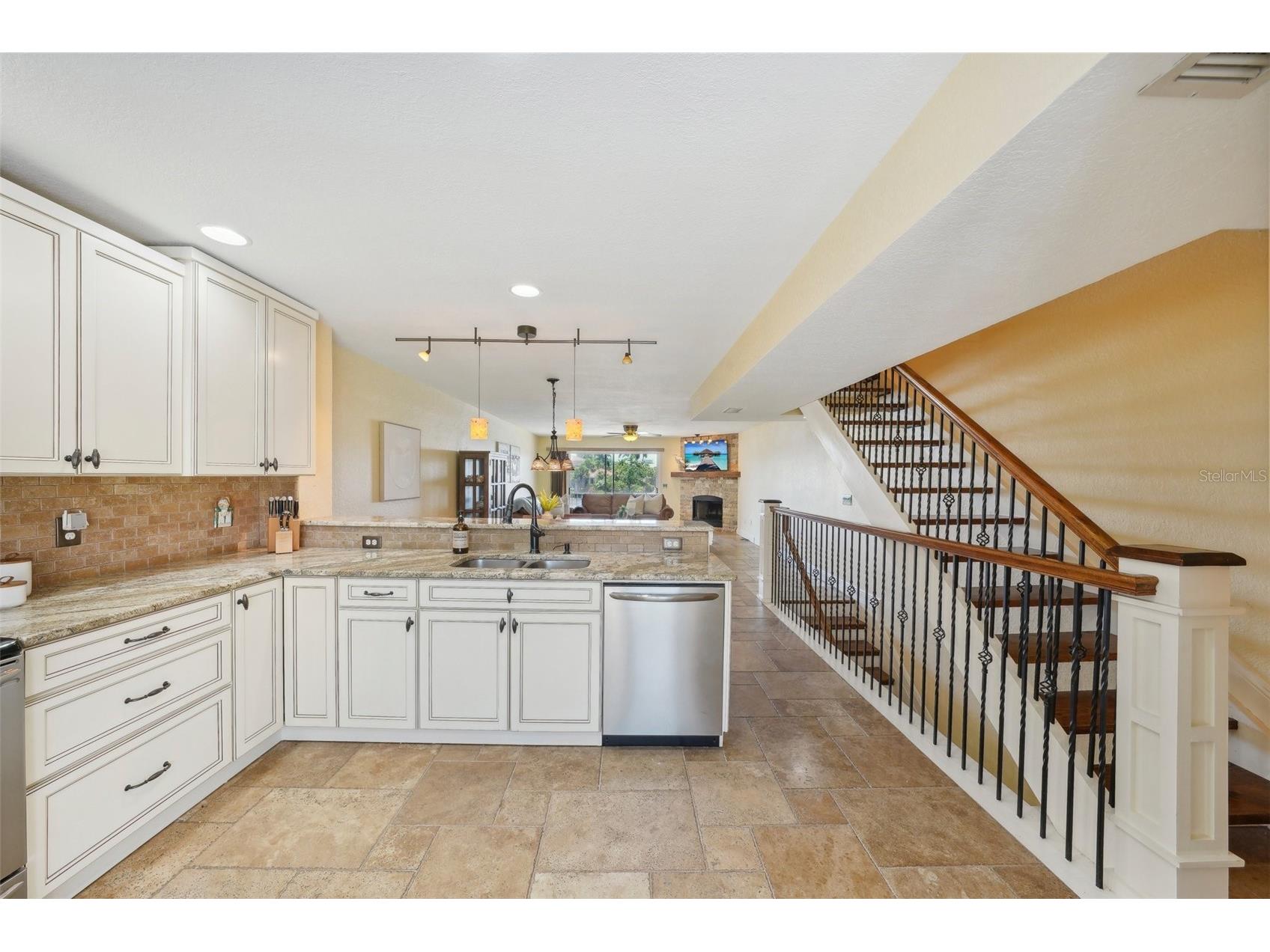 637 Pinellas Bayway #105 Tierra Verde FL 33715 TB8517475 image22