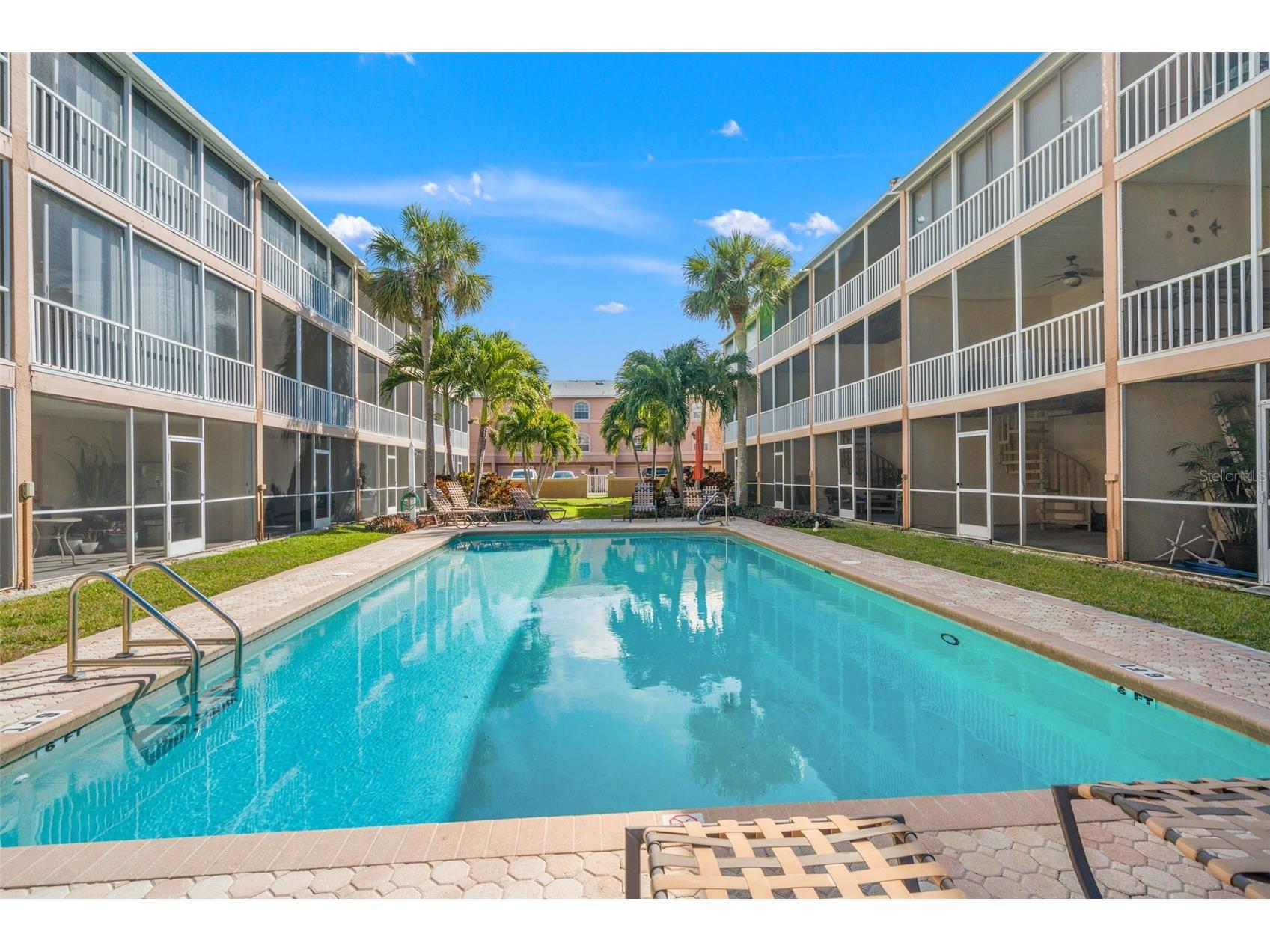 637 Pinellas Bayway S #111 Saint Petersburg FL 33715 TB8463347 image73