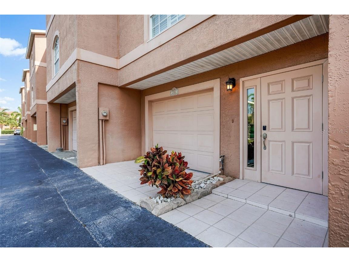 637 Pinellas Bayway S #202 Tierra Verde FL 33715 U8242784 image1