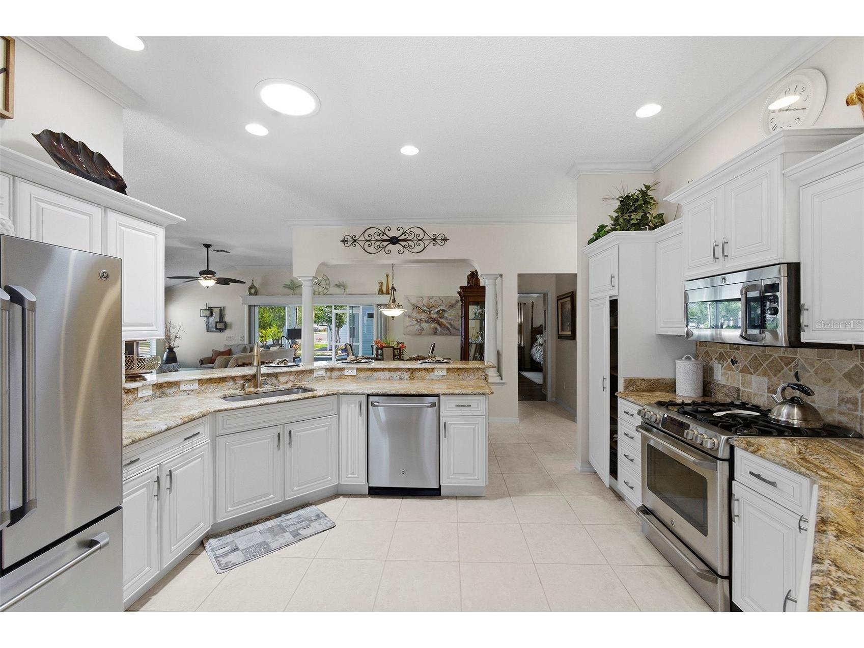 637 Salem Place The Villages FL 32162 G5110565 image4