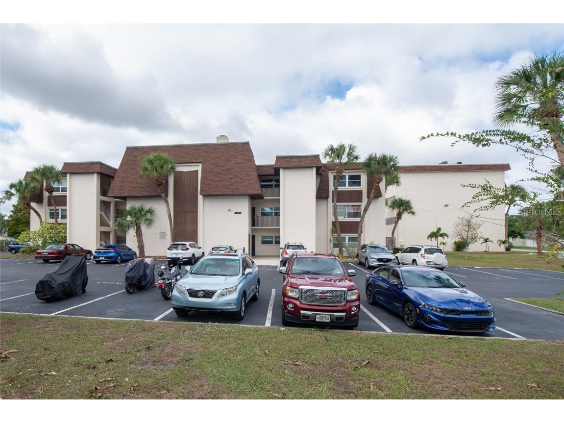 6370 1st Street N #202 Saint Petersburg FL 33702 U8220379 image1