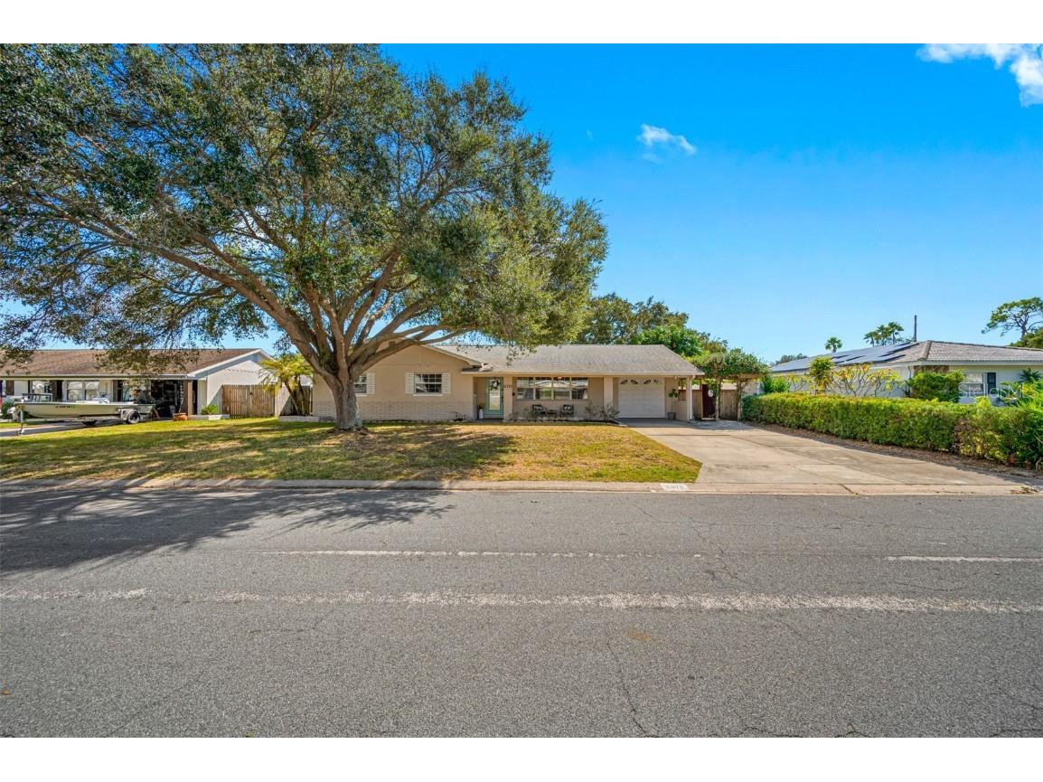 6370 23rd Avenue N Saint Petersburg FL 33710 U8180530 image1