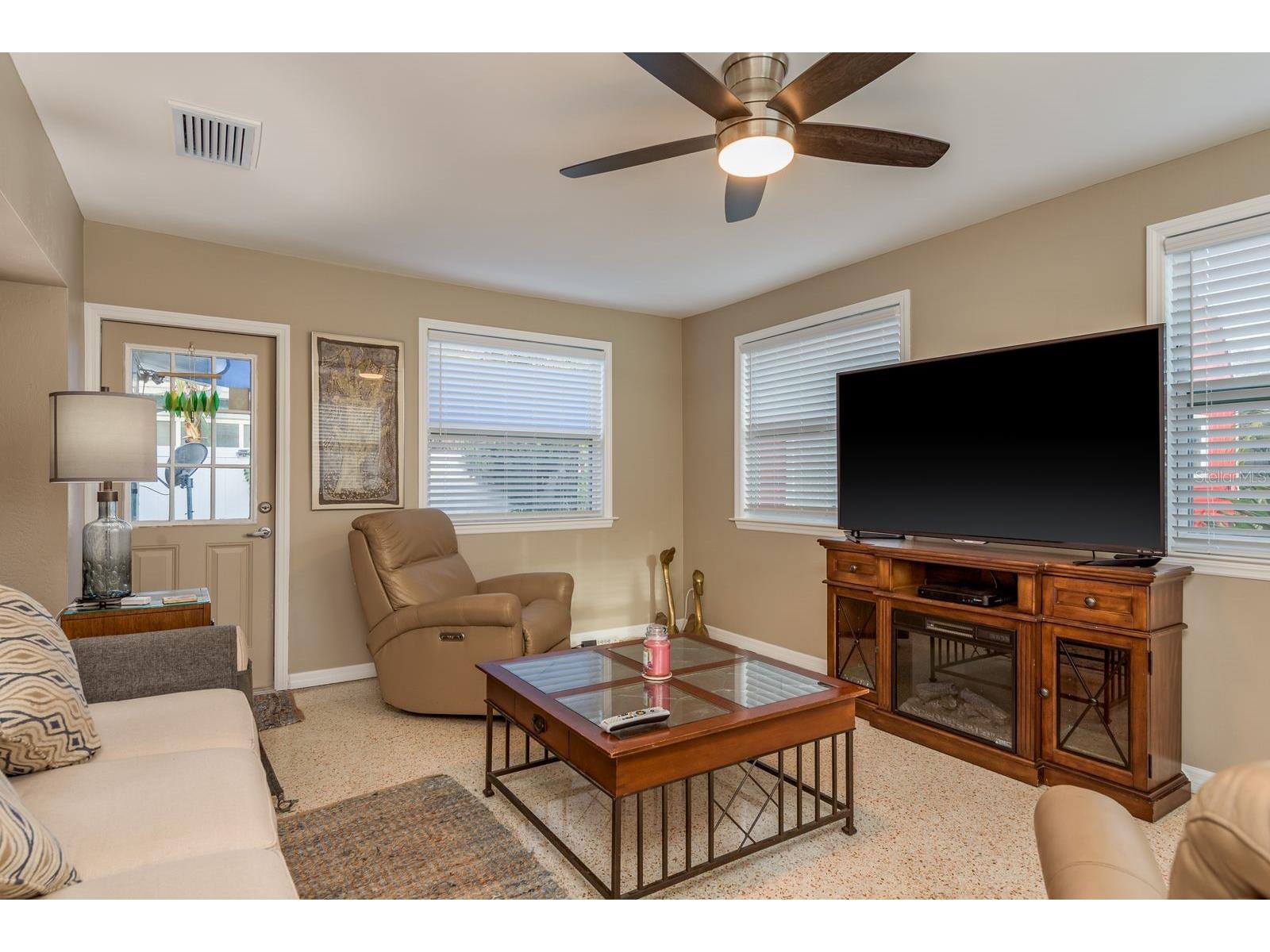 6377 13th Avenue N Saint Petersburg FL 33710 TB8486054 image14