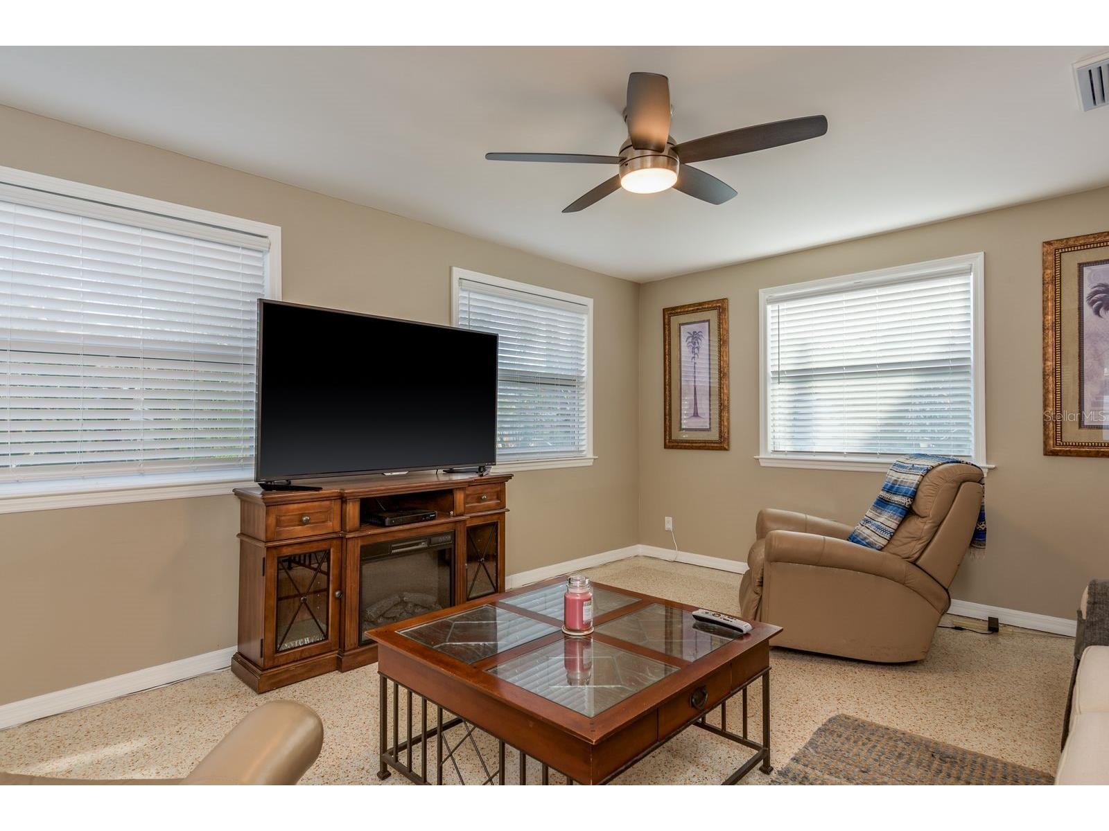 6377 13th Avenue N Saint Petersburg FL 33710 TB8486054 image15