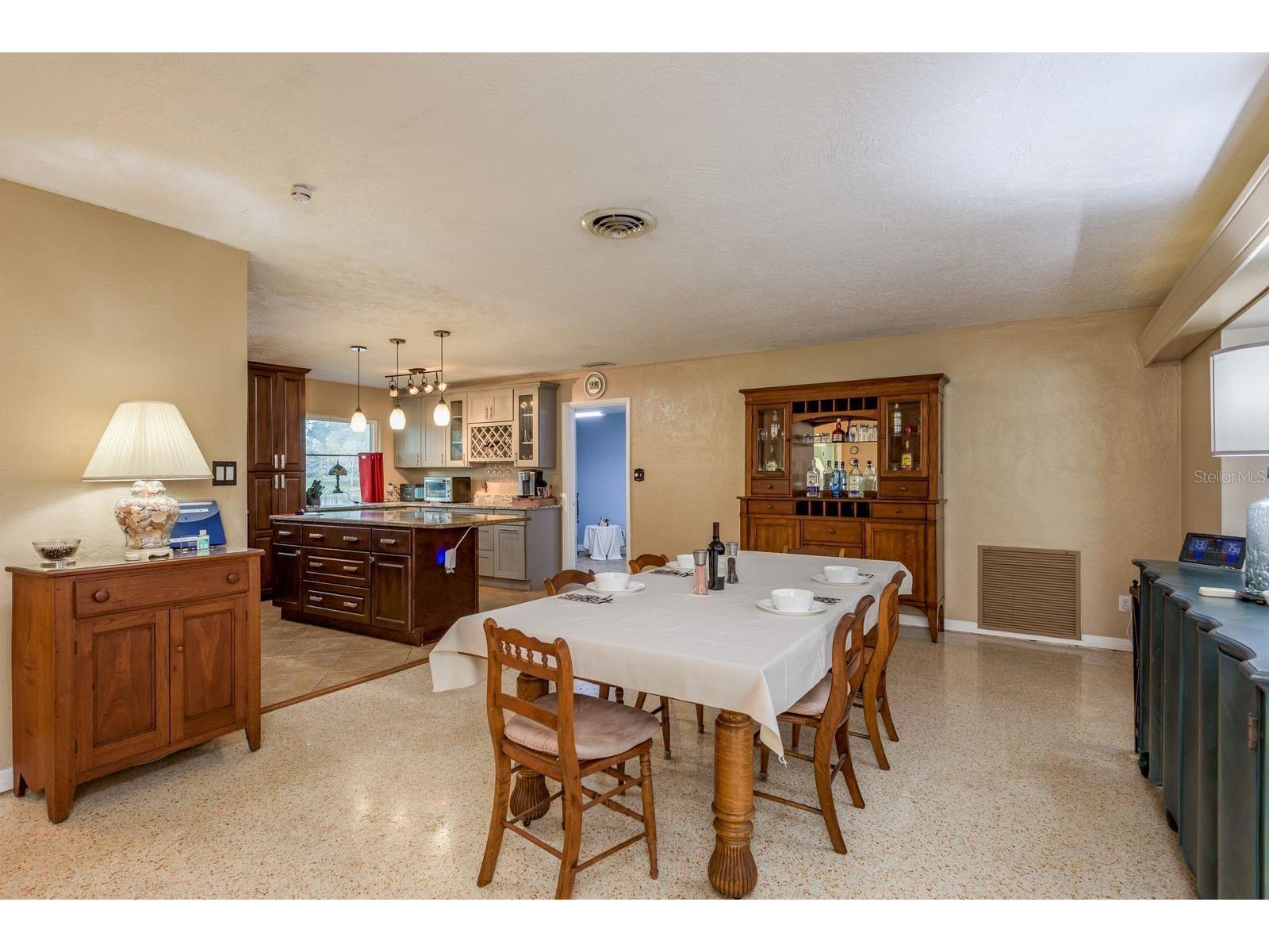 6377 13th Avenue N Saint Petersburg FL 33710 TB8486054 image7