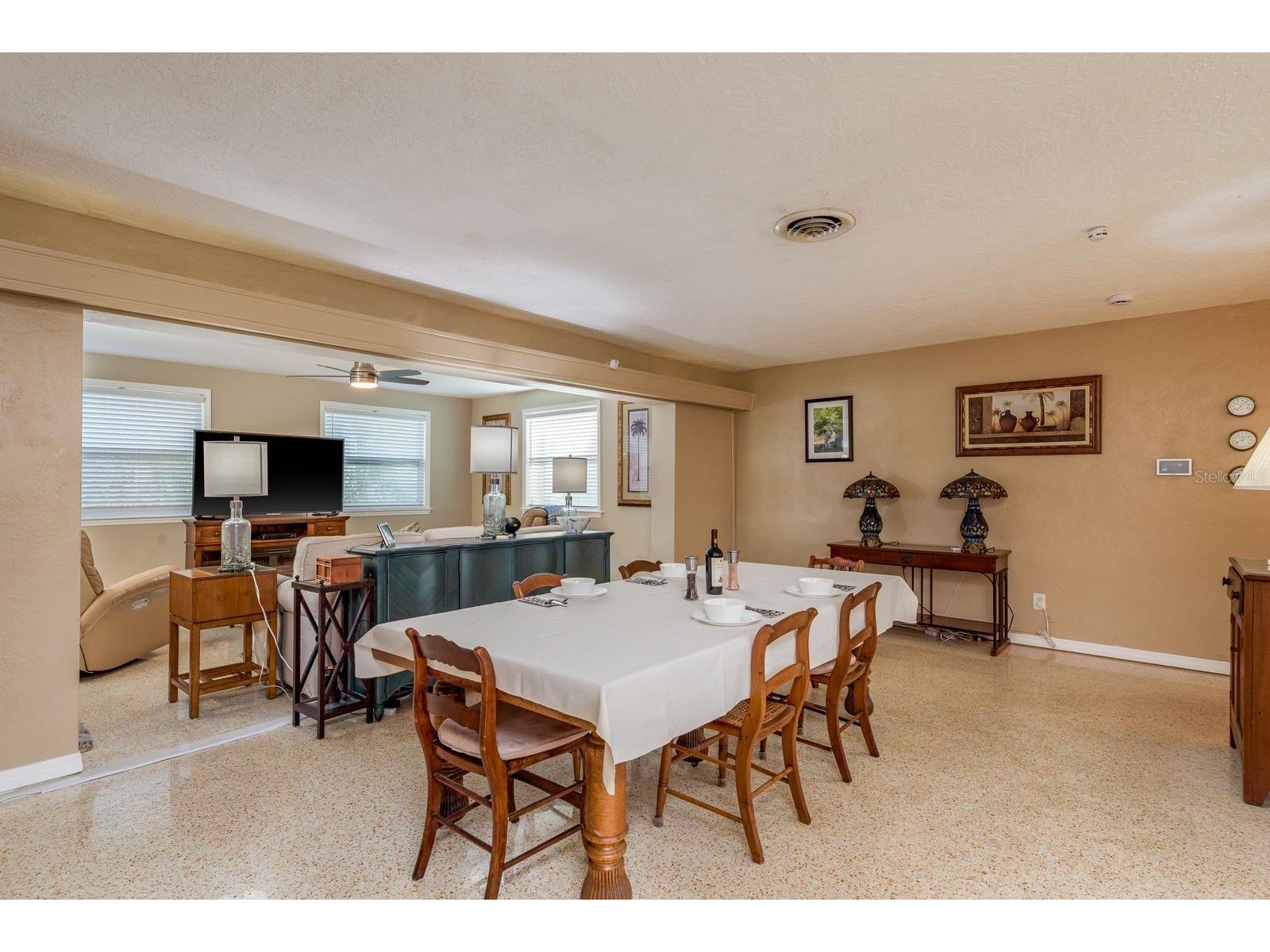 6377 13th Avenue N Saint Petersburg FL 33710 TB8486054 image9