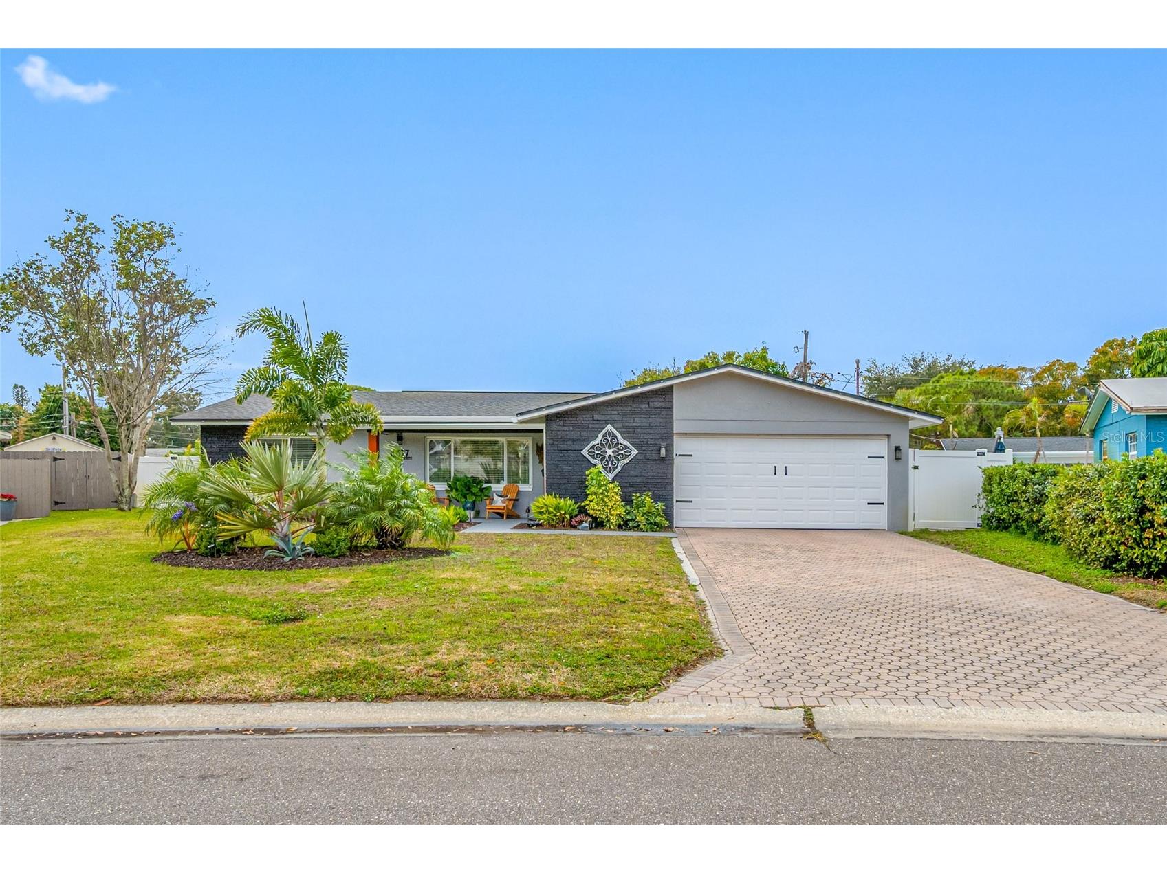 6377 15th Street S Saint Petersburg FL 33705 TB8468187 image1