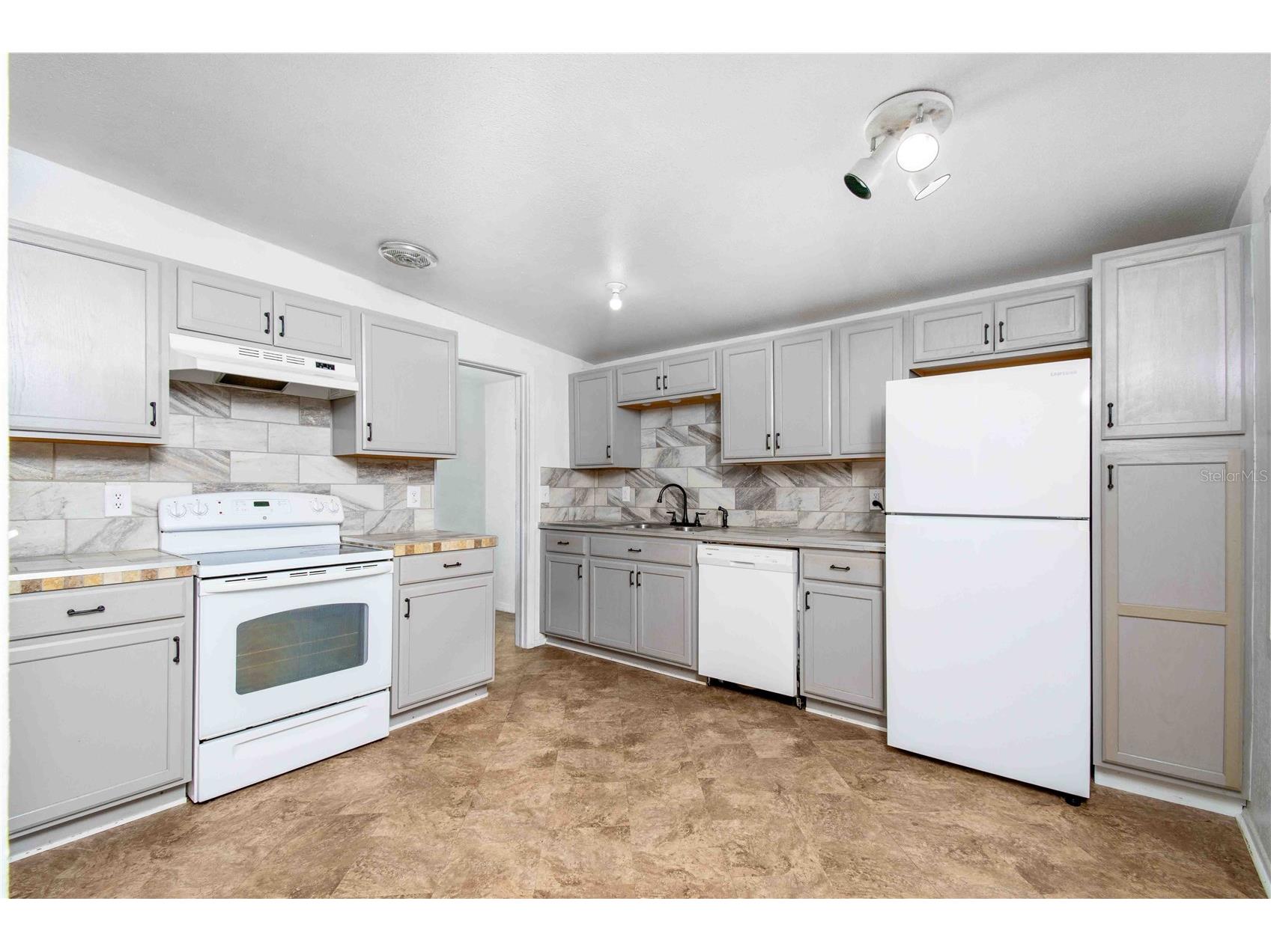 6382 81st Avenue N Pinellas Park FL 33781 TB8467684 image2