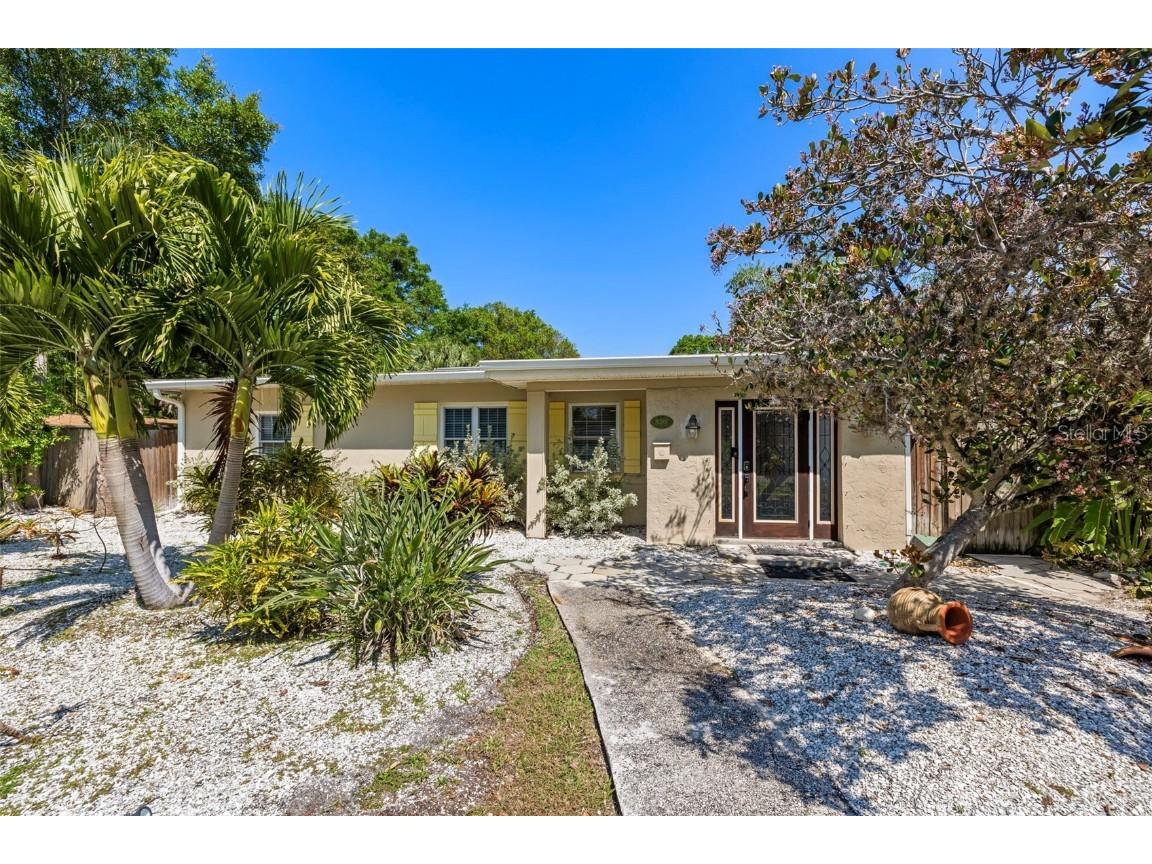 6389 2nd Avenue N Saint Petersburg FL 33710 U8236241 image1