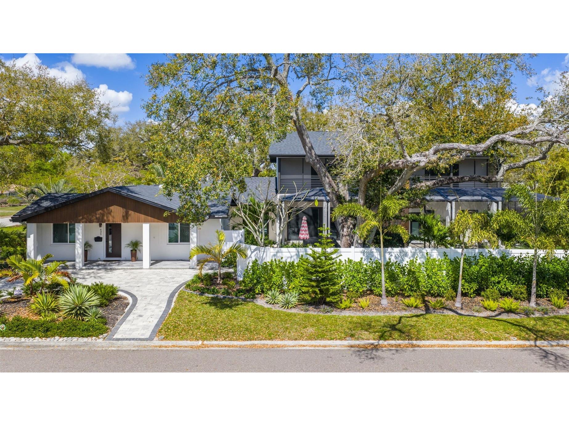 639 43rd Avenue N Saint Petersburg FL 33703 TB8482387 image1