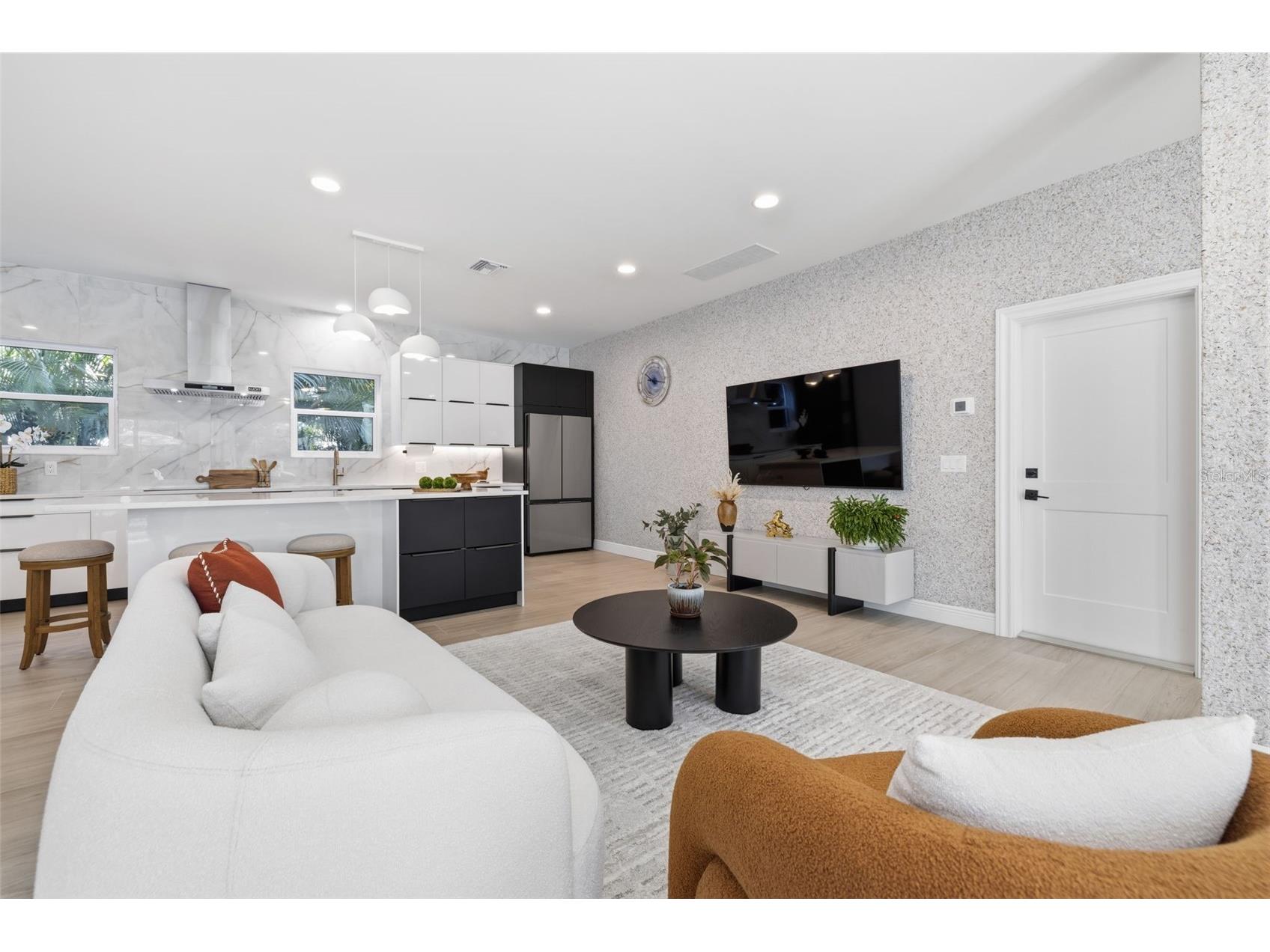 639 43rd Avenue N Saint Petersburg FL 33703 TB8482387 image10