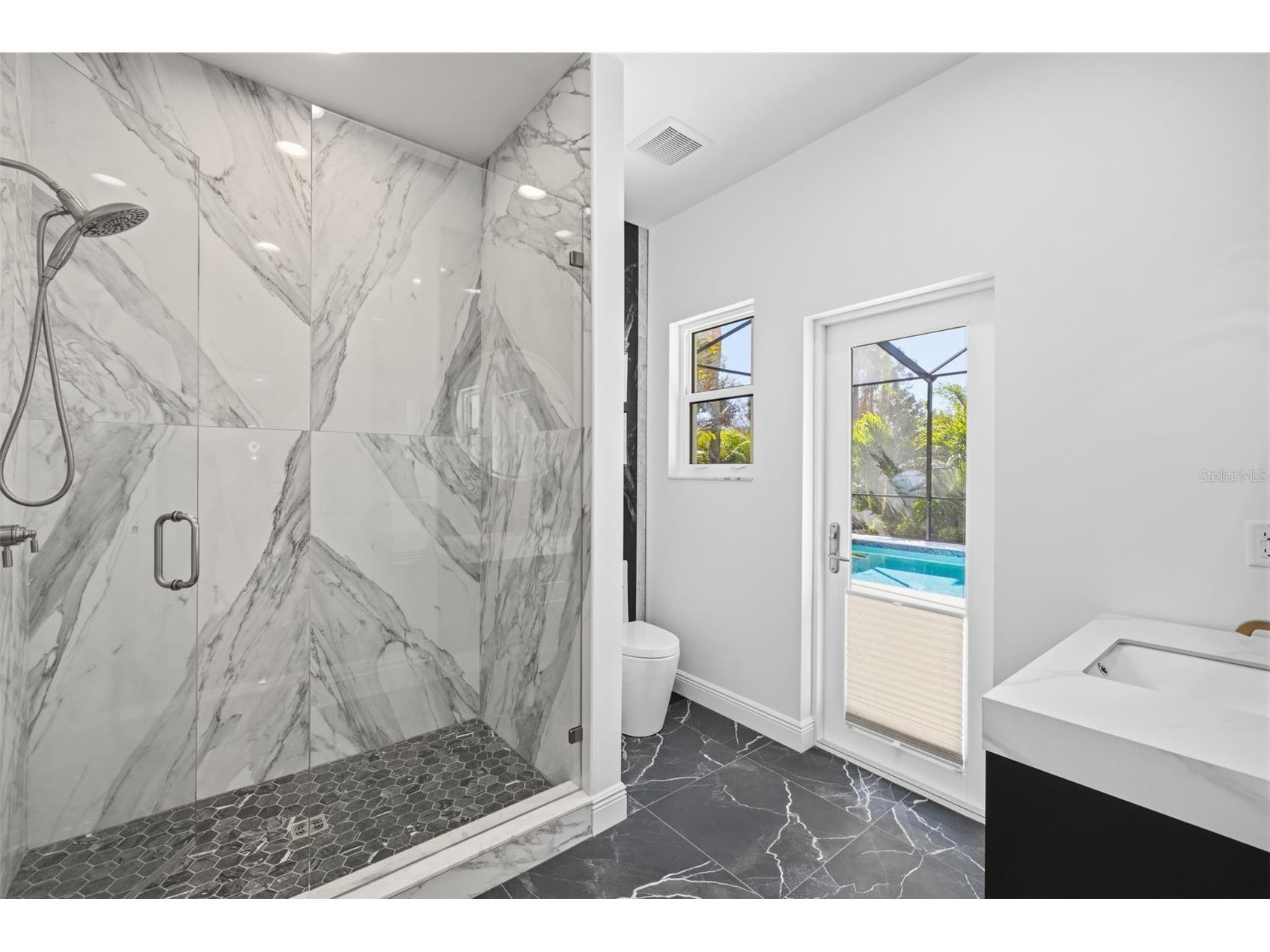 639 43rd Avenue N Saint Petersburg FL 33703 TB8482387 image22