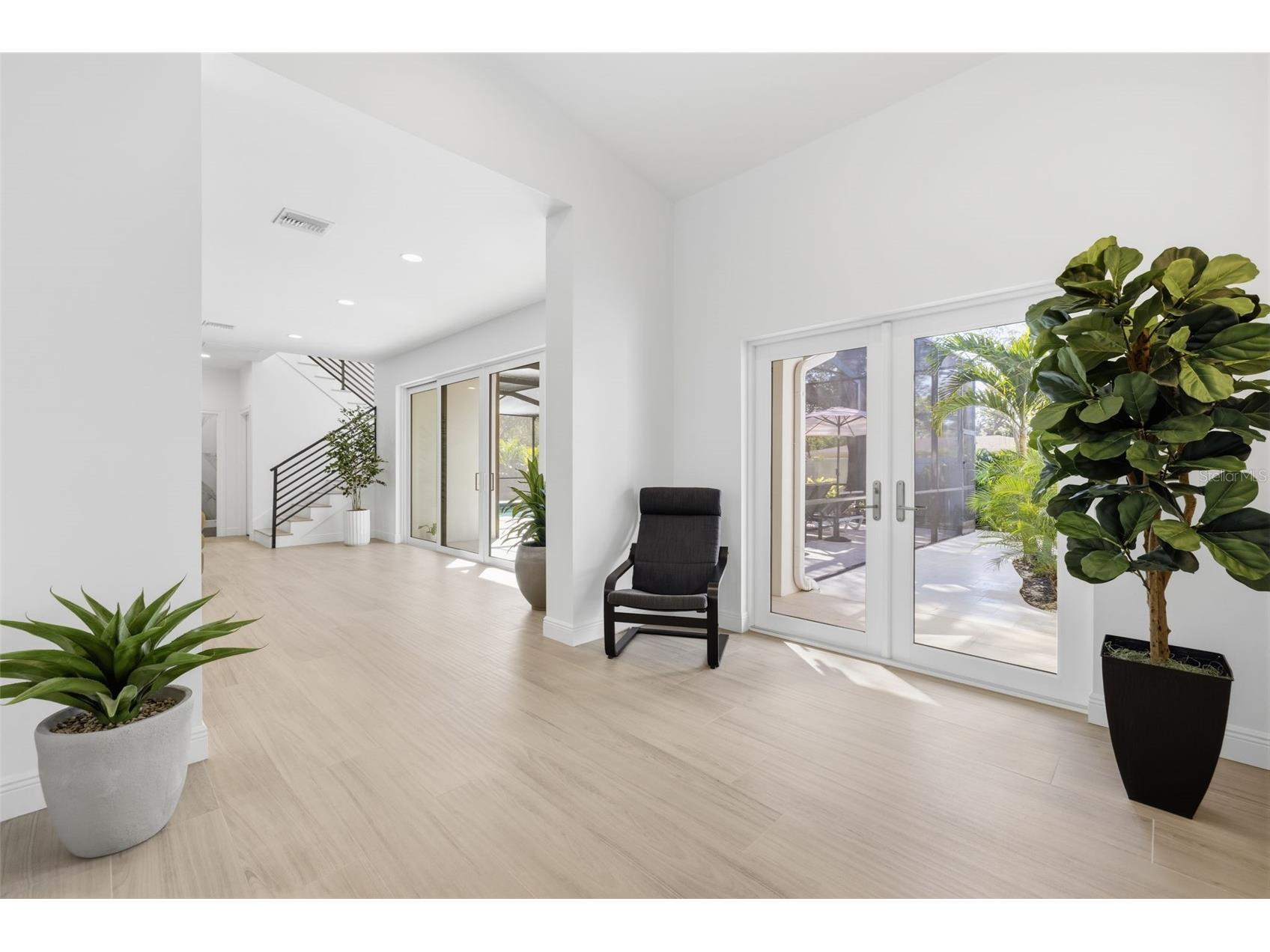 639 43rd Avenue N Saint Petersburg FL 33703 TB8482387 image25