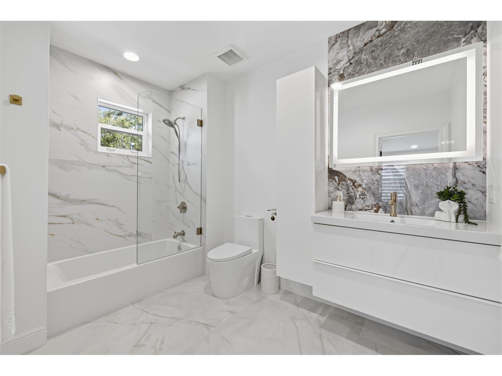 639 43rd Avenue N Saint Petersburg FL 33703 TB8482387 image39