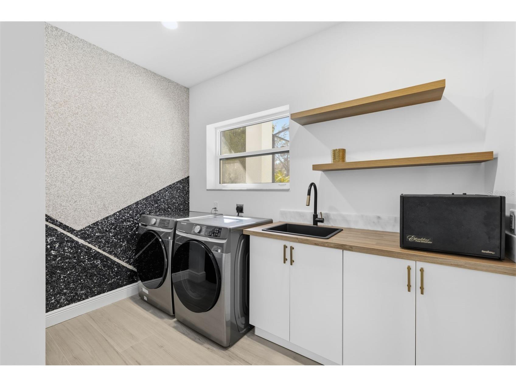 639 43rd Avenue N Saint Petersburg FL 33703 TB8482387 image41