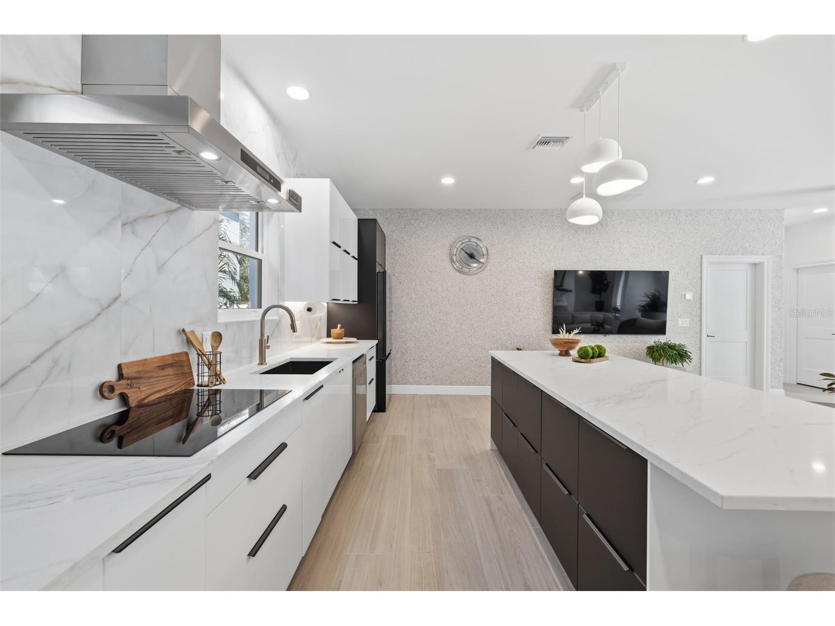 639 43rd Avenue N Saint Petersburg FL 33703 TB8482387 image6