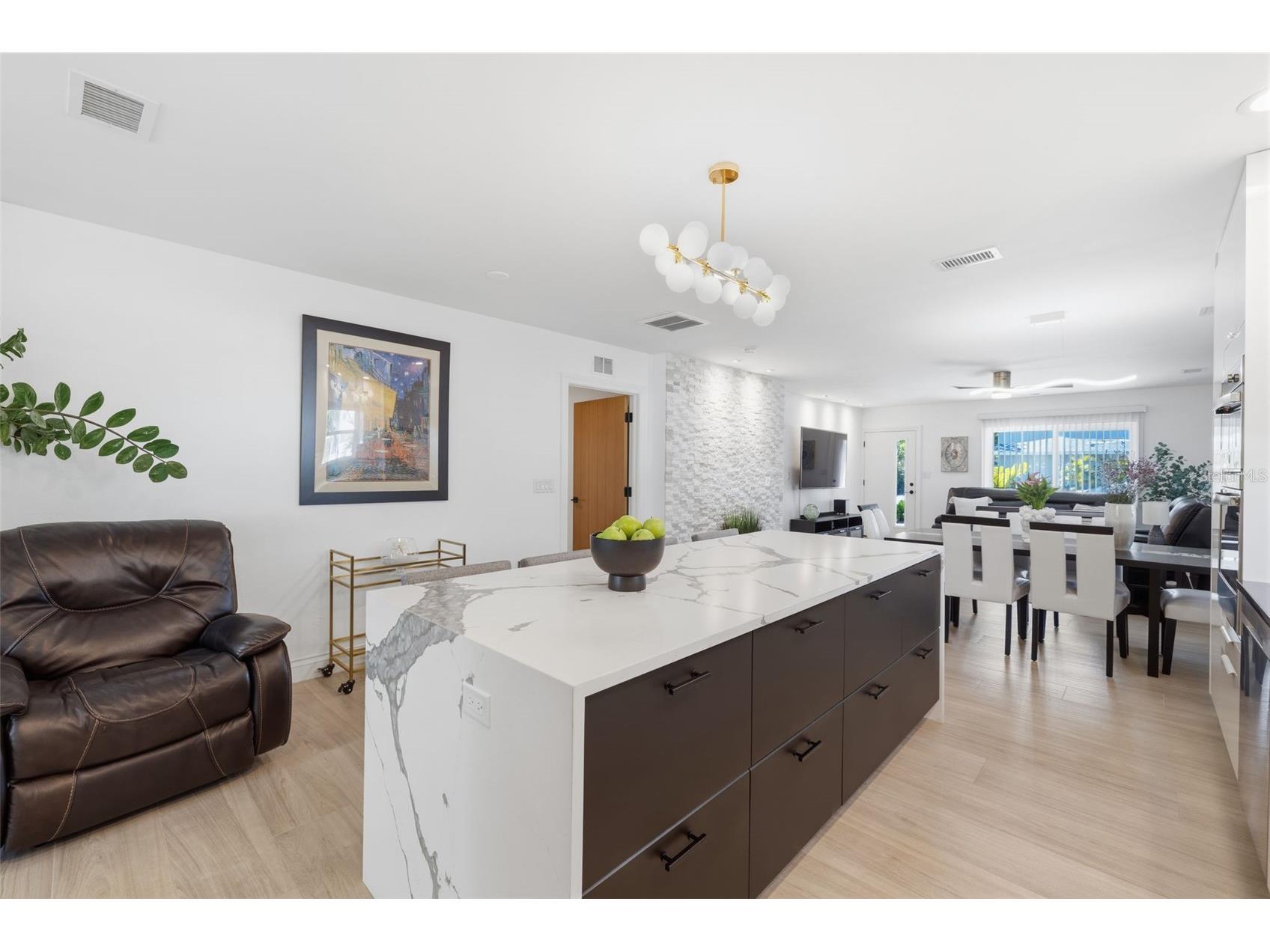 639 43rd Avenue N Saint Petersburg FL 33703 TB8482387 image66