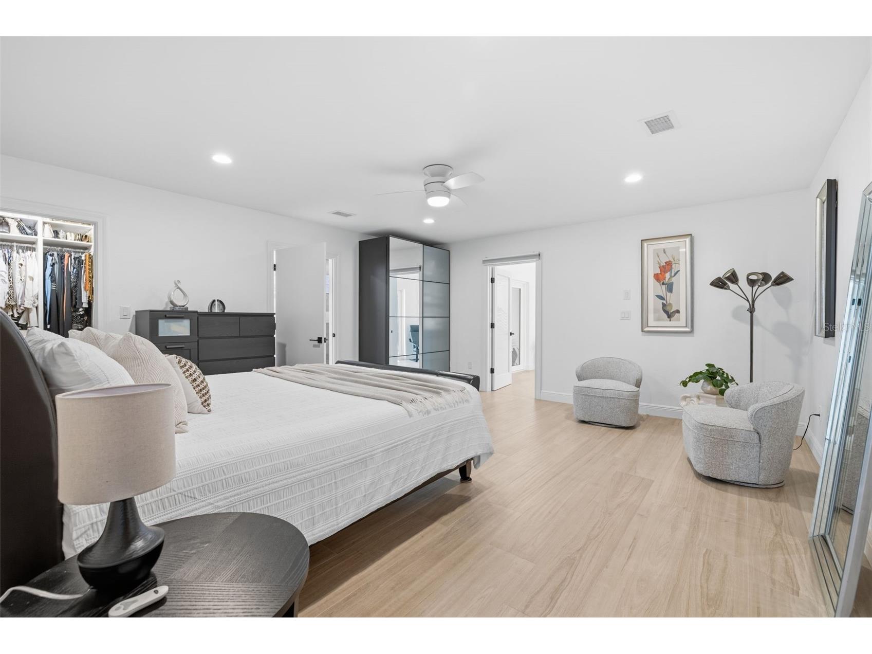 639 43rd Avenue N Saint Petersburg FL 33703 TB8482387 image74