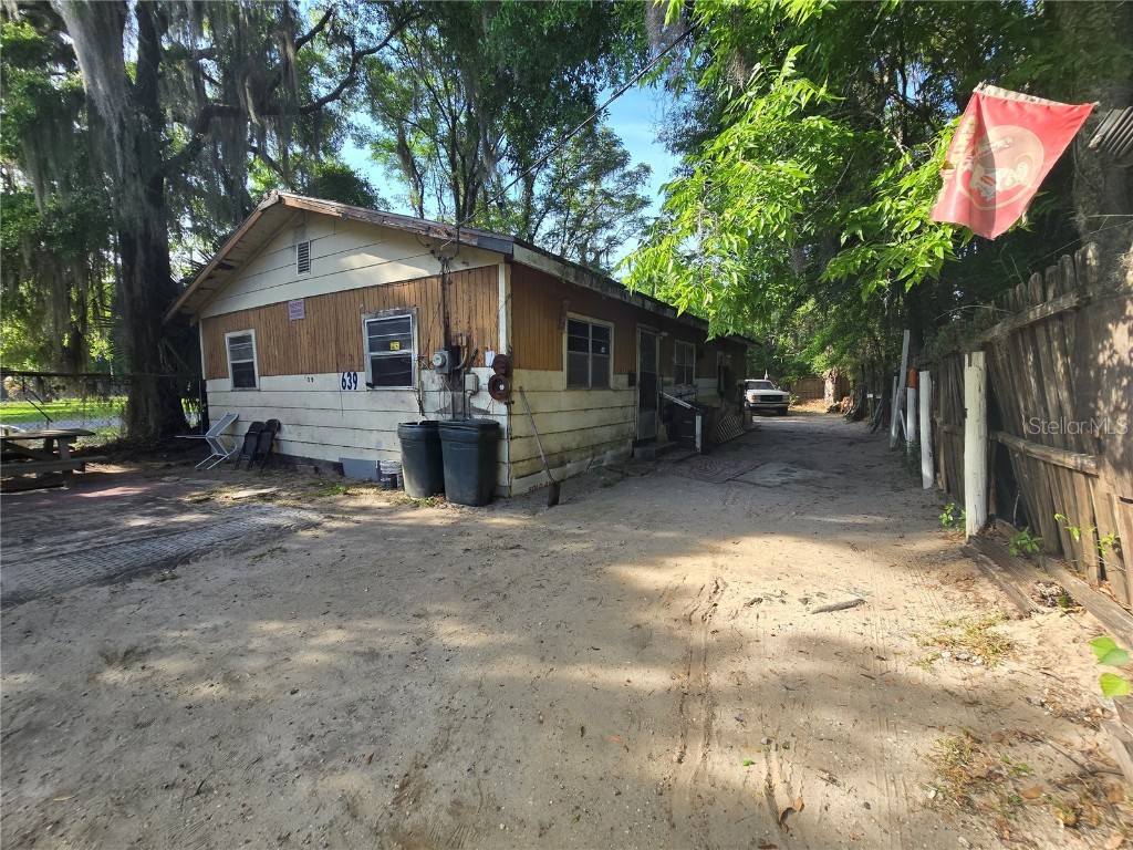 639 SW 2nd Street Ocala FL 34471 OM675421 image1