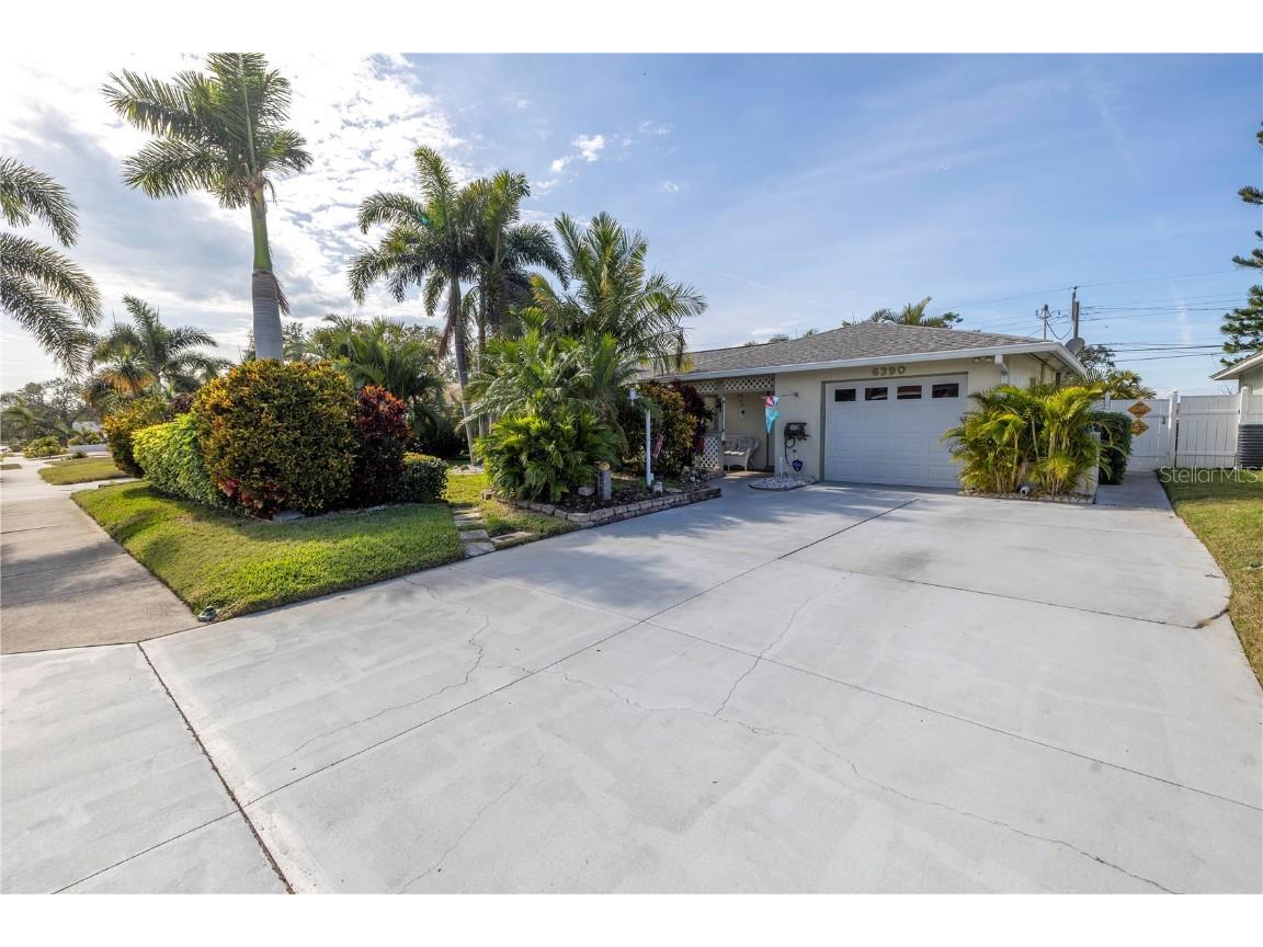 6390 115th Lane Seminole FL 33772 TB8340432 image1