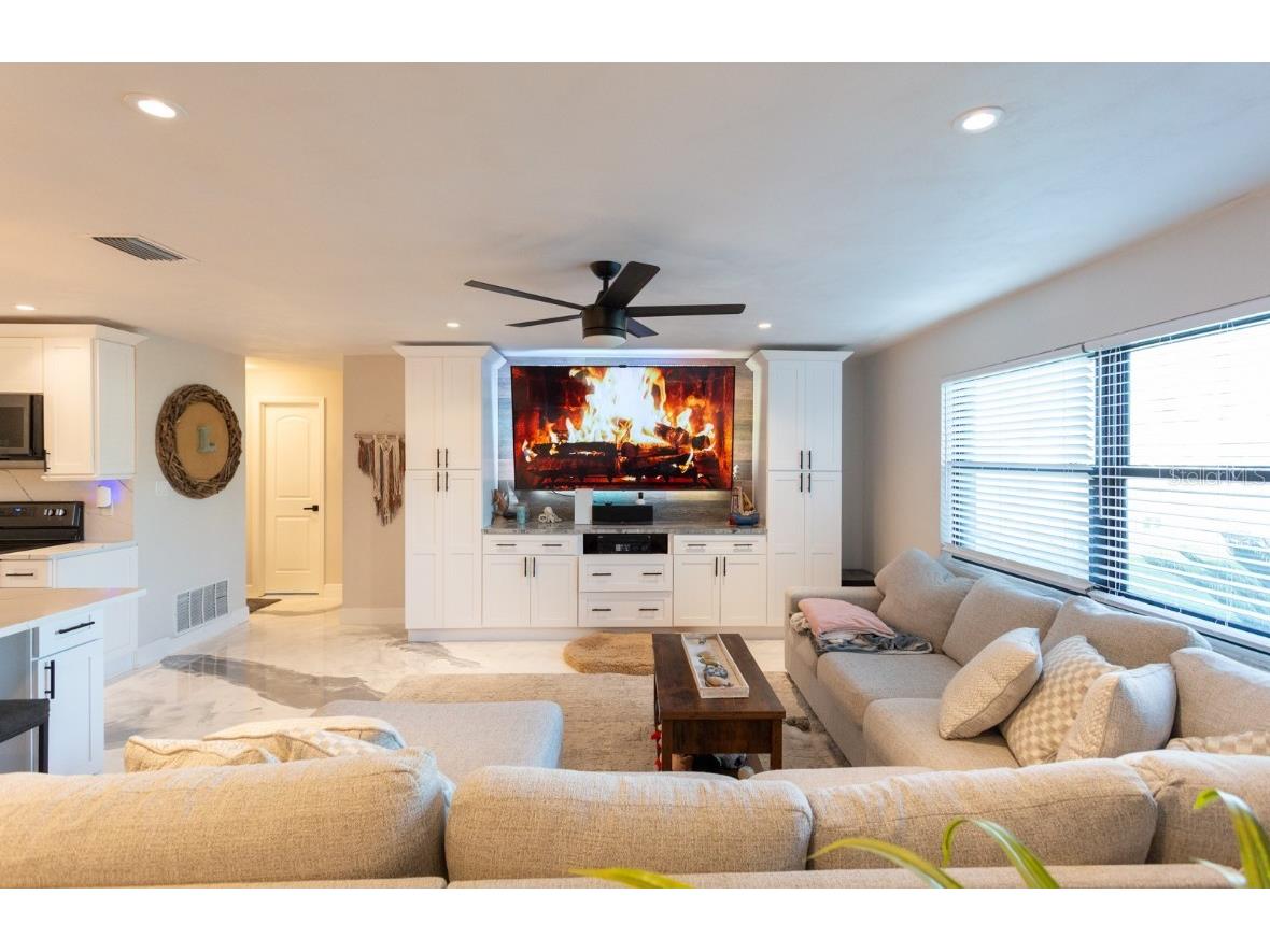 6390 2nd Palm Point Saint Pete Beach FL 33706 TB8452381 image2