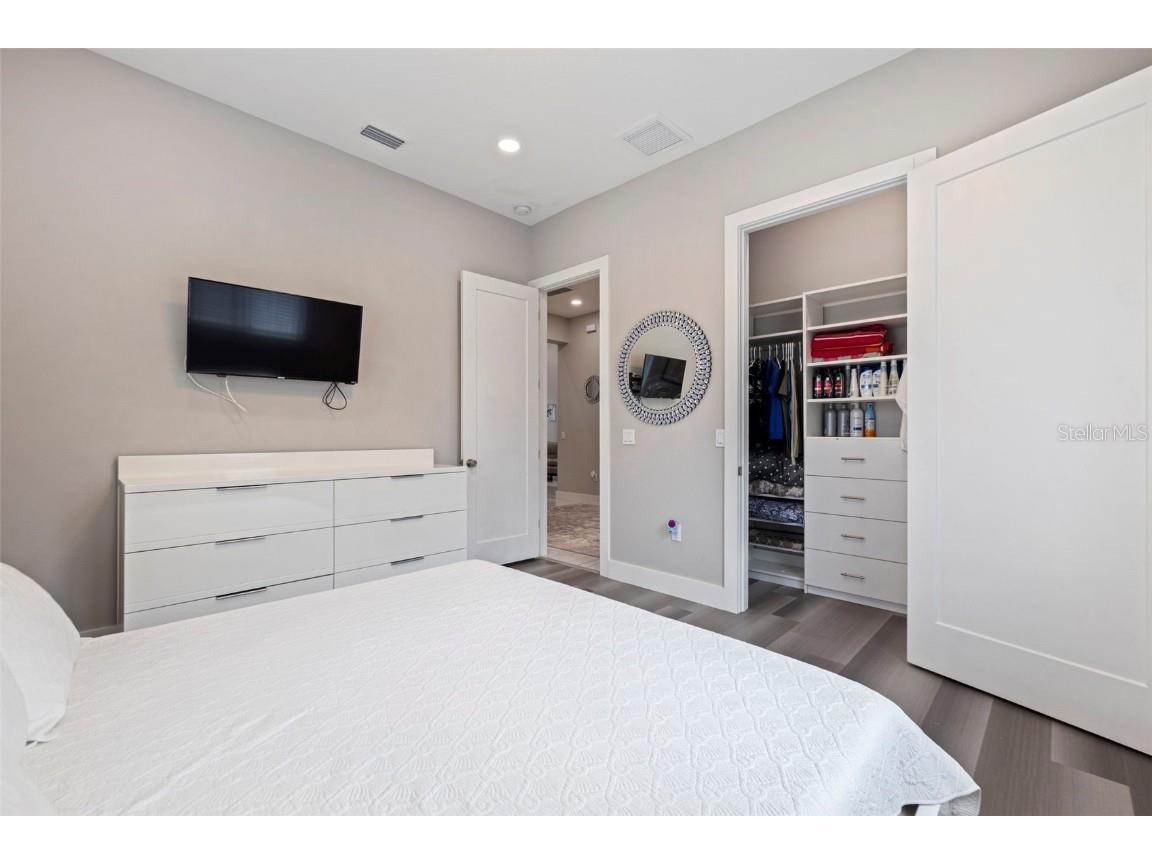 6396 18th Street N Saint Petersburg FL 33702 TB8415588 image29