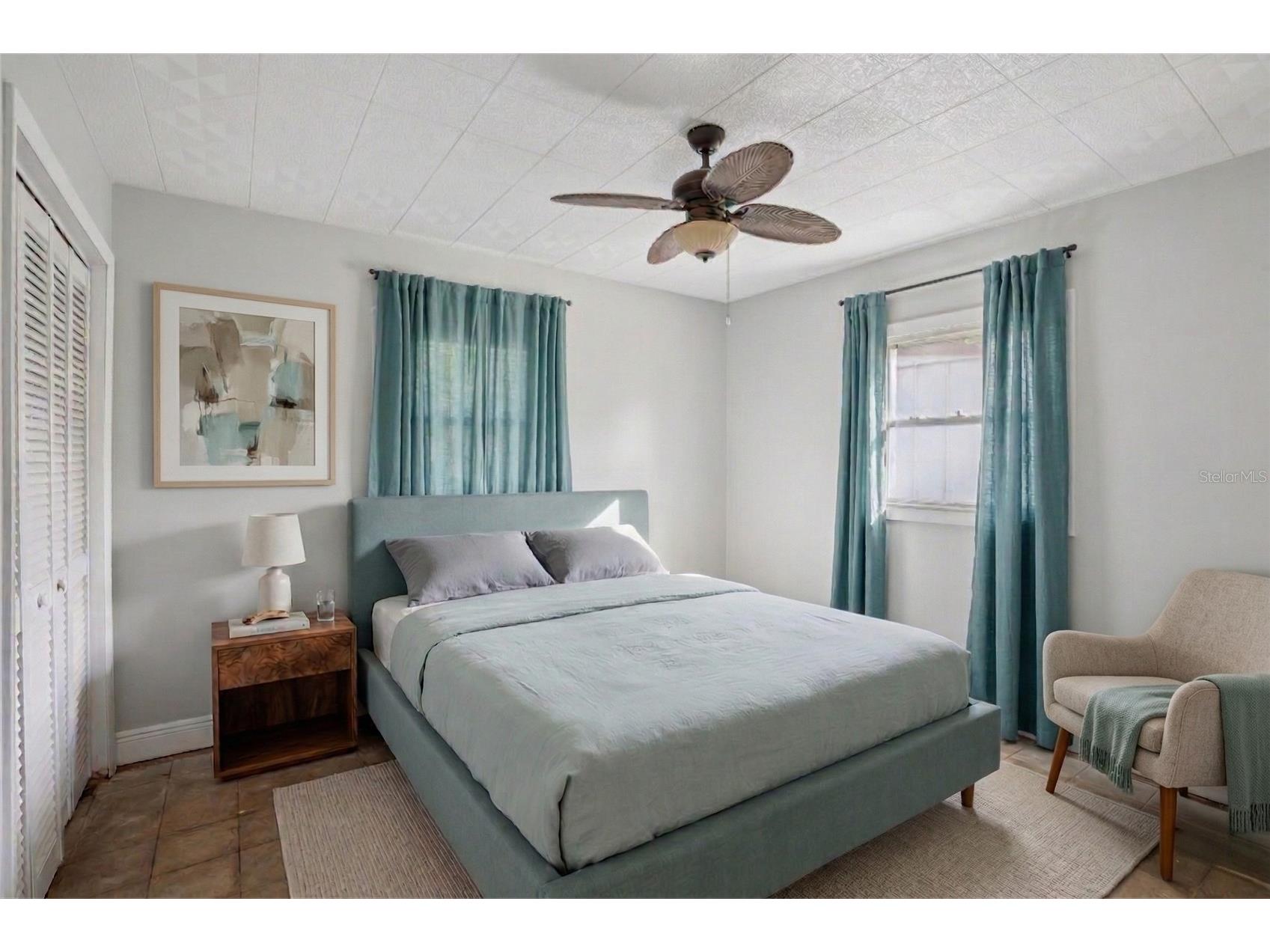 640 59th St S Saint Petersburg FL 33707 OM717895 image23