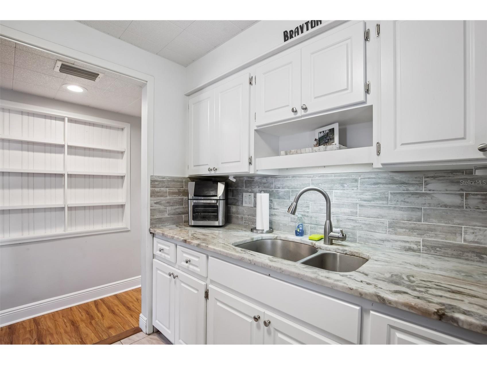 640 59th St S Saint Petersburg FL 33707 OM717895 image7