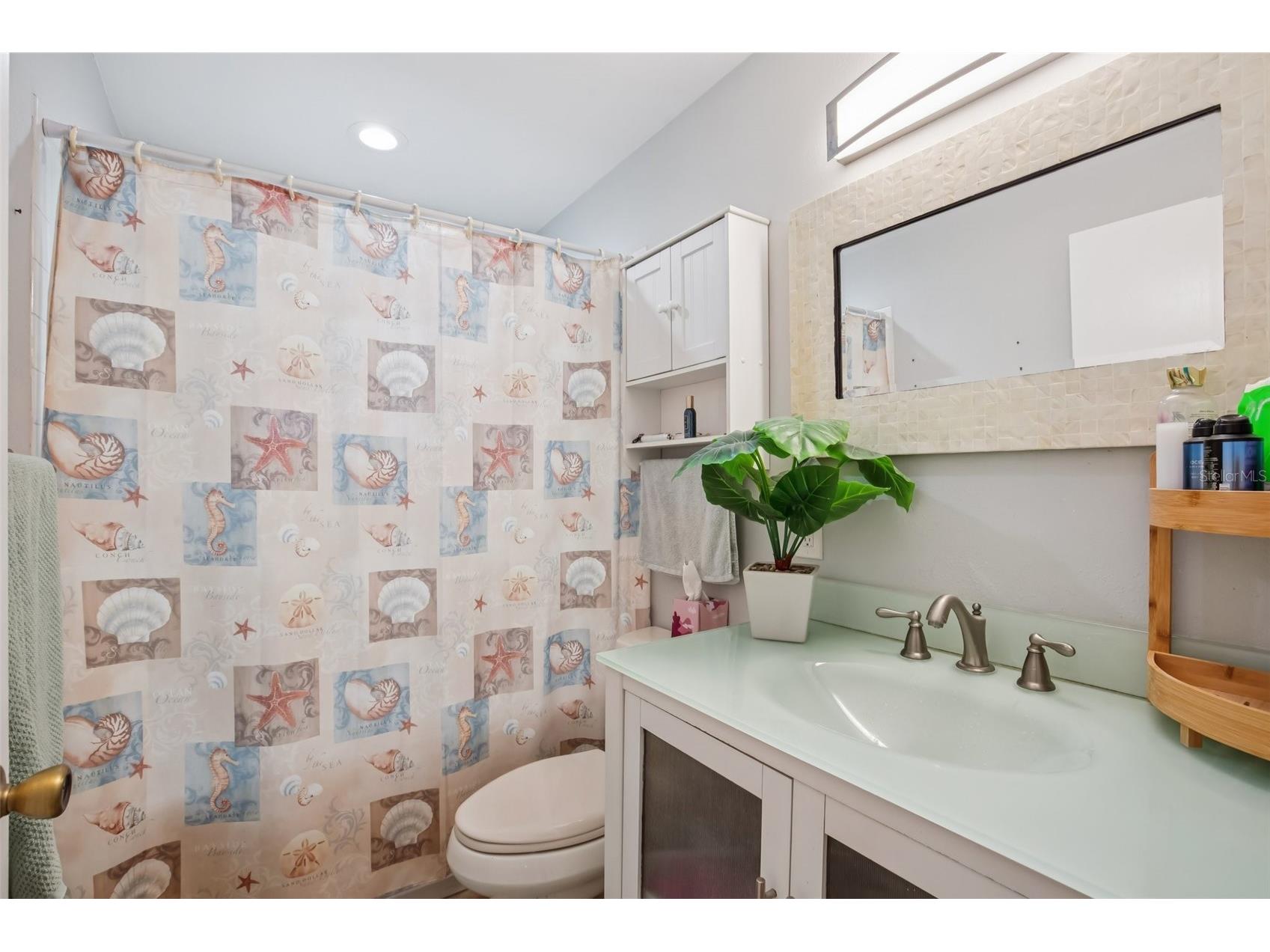 640 59th St S Saint Petersburg FL 33707 OM717895 image9