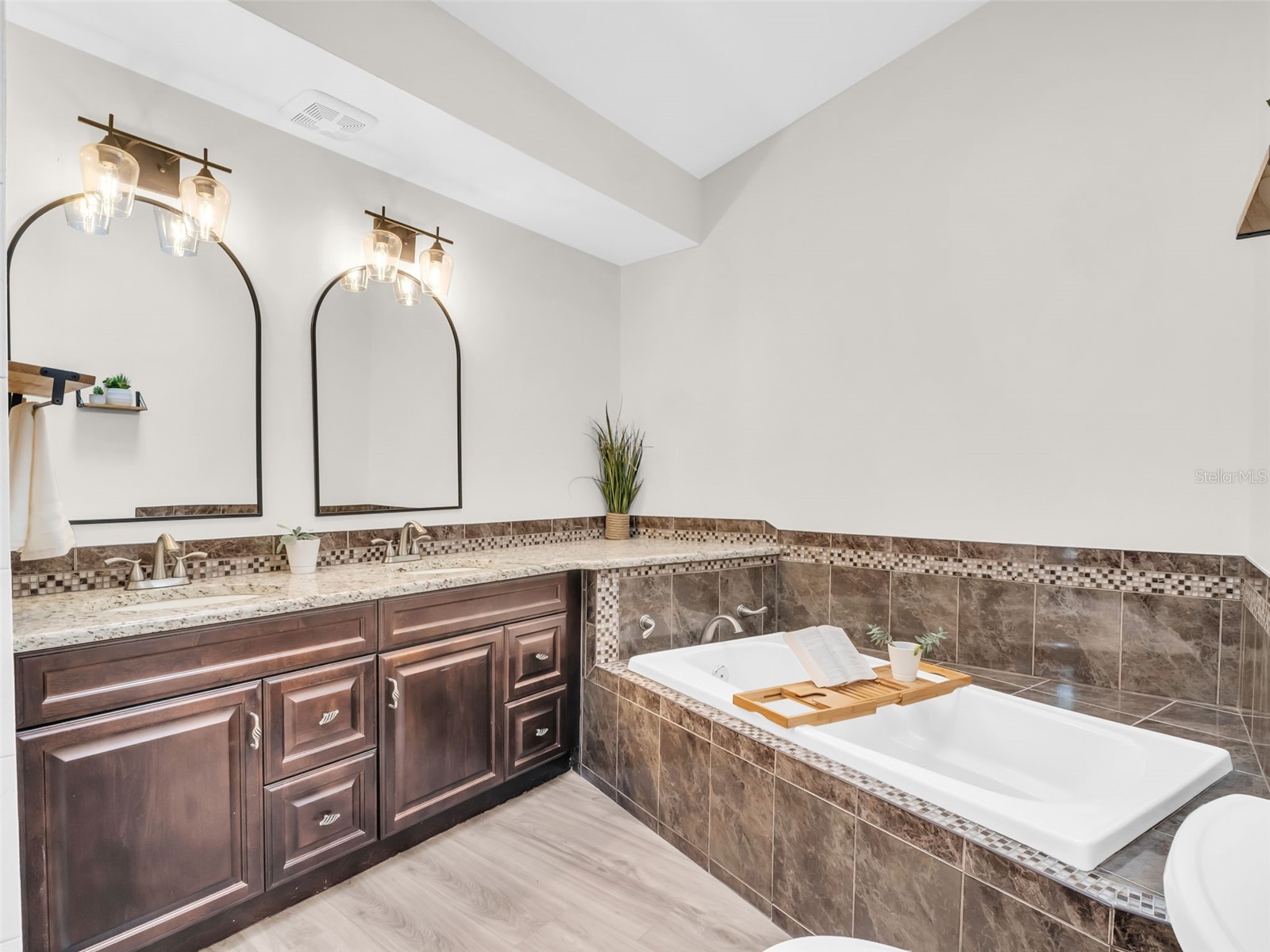 640 Kenneth Way Tarpon Springs FL 34689 TB8433663 image22