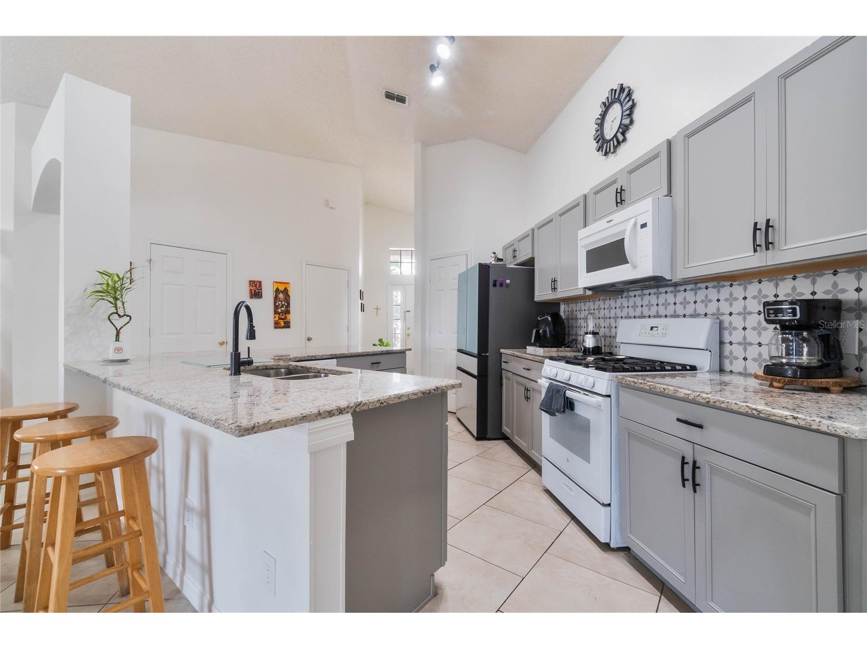 640 Lady Diana Drive Davenport FL 33837 O6402082 image4